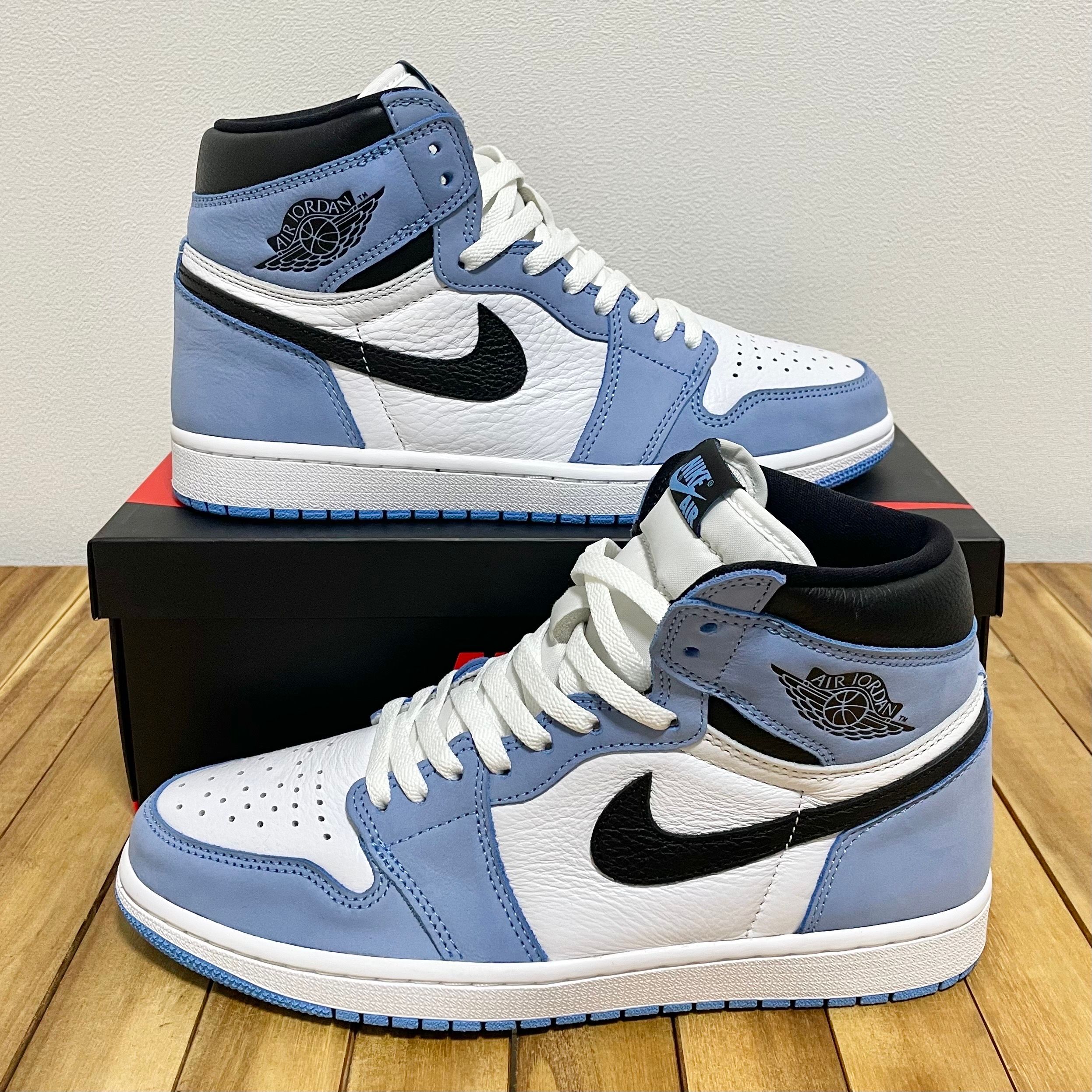 Nike Air Jordan 1 High OG "University Blue"