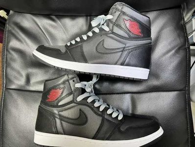 Nike Air Jordan 1 Retro High OG "Black/Metallic Silver/Gym Red"