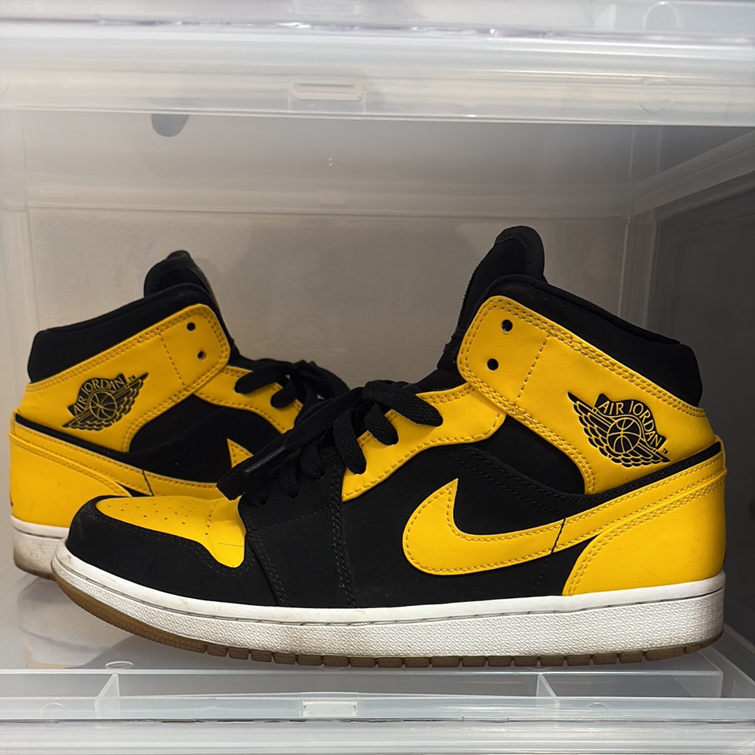 Nike Air Jordan 1 Retro Mid "New Love" (2017)