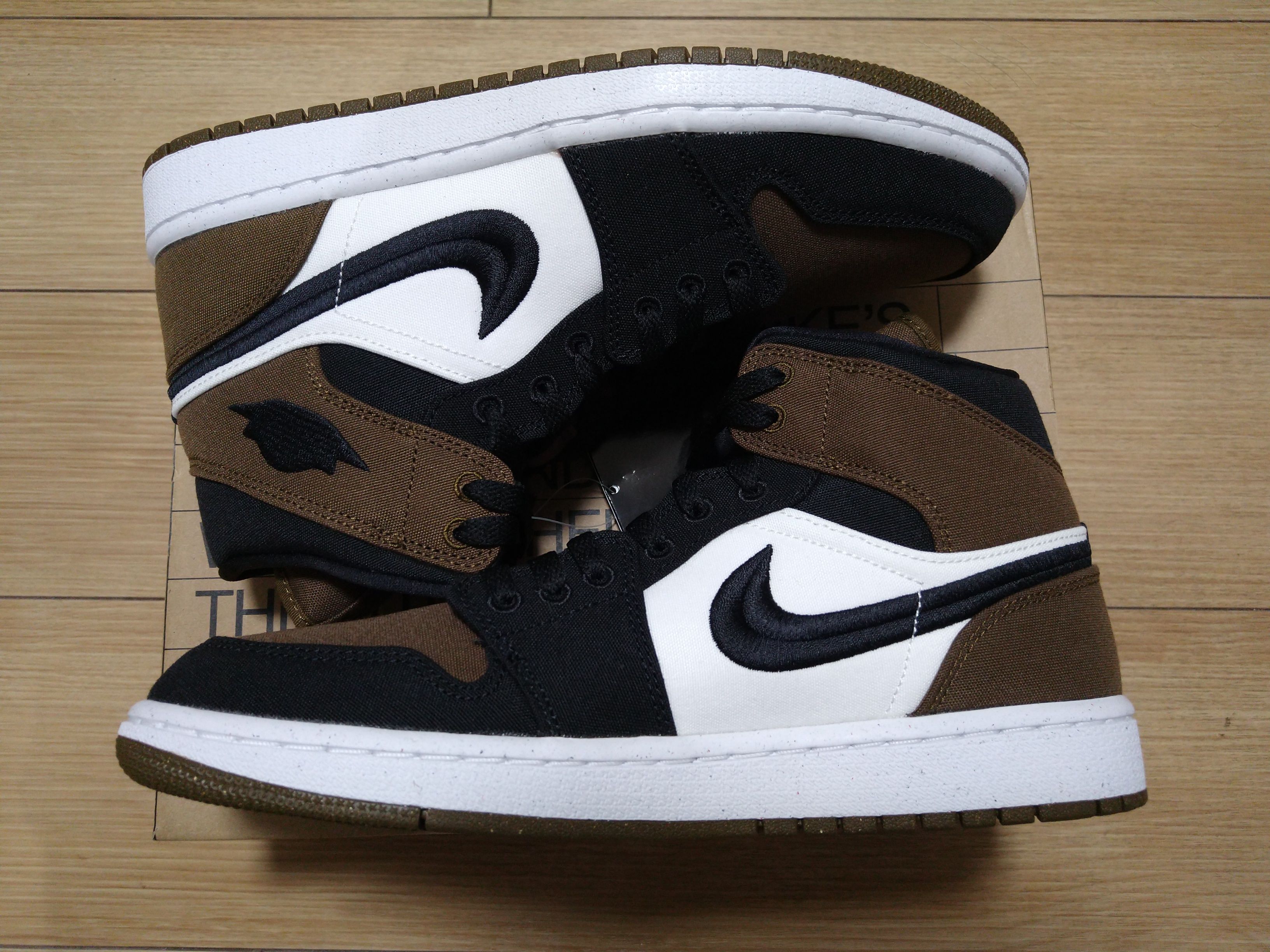 Nike Women's Air Jordan 1 Mid SE "Olive Toe"