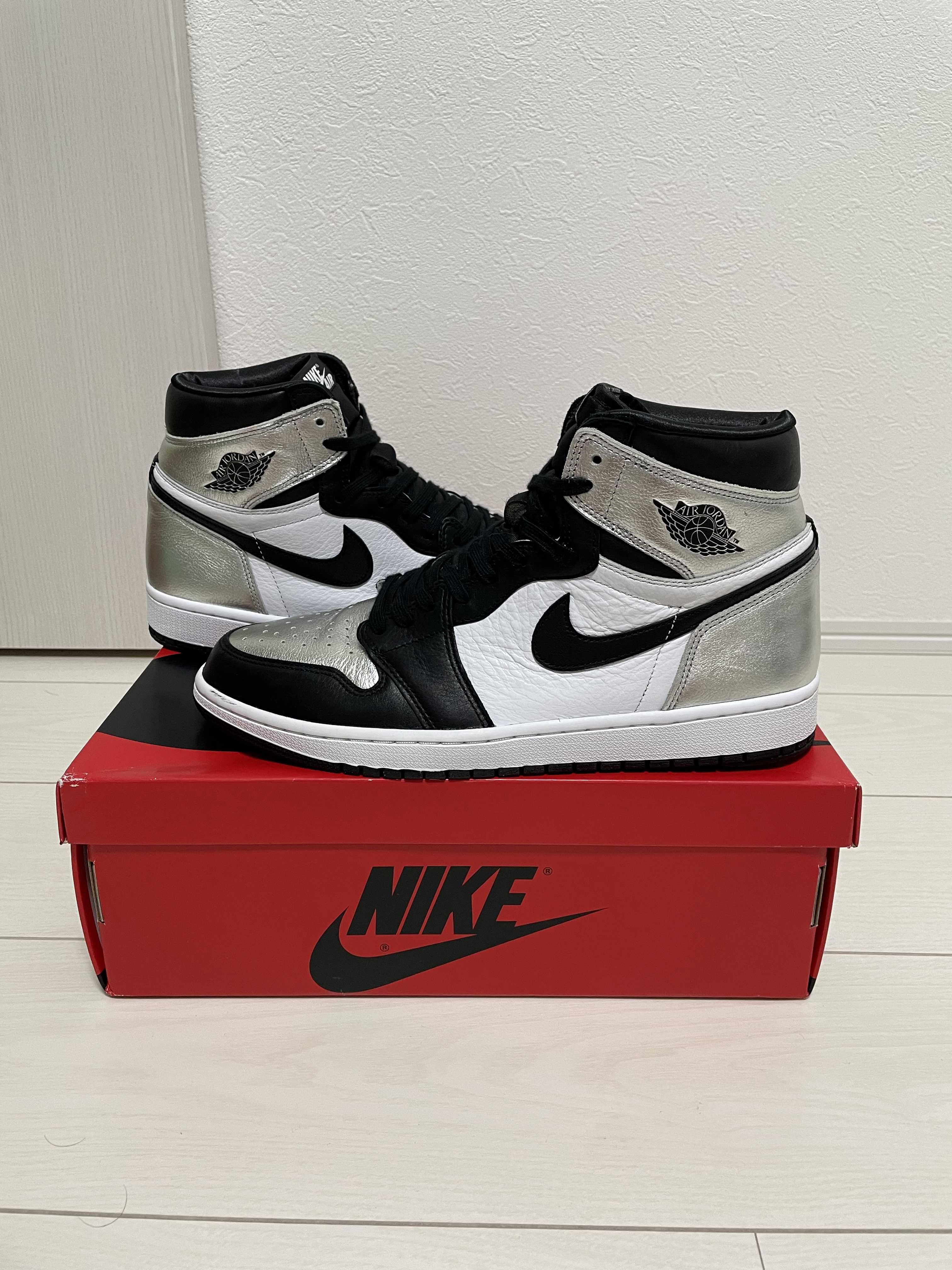 Nike Women's Air Jordan 1 Retro High OG "Silver Toe"