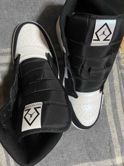 Nike Air Jordan 1 Mid "Omega/Black/White"