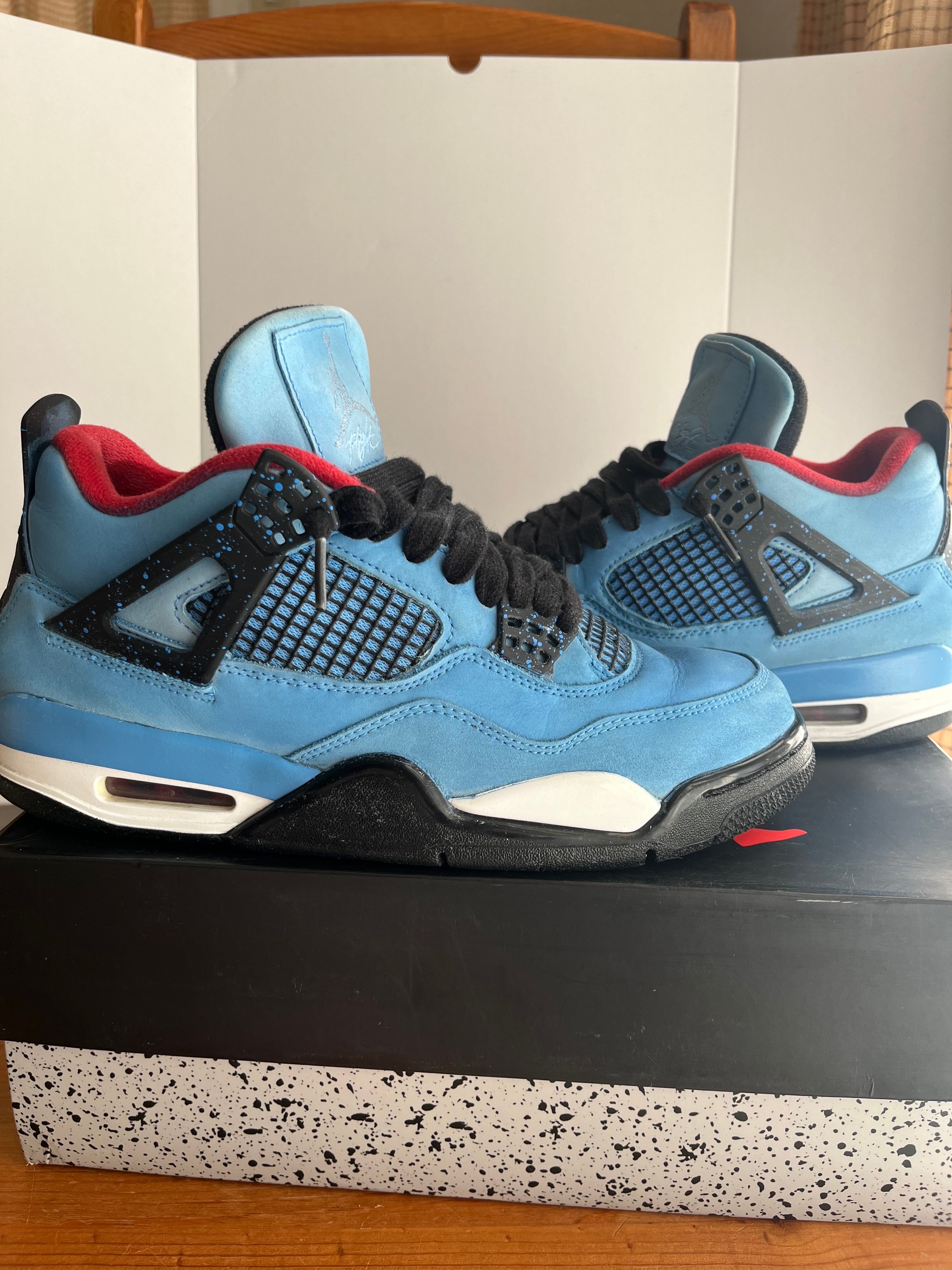 Travis Scott × Nike Air Jordan 4 Retro Cactus Jack "University Blue"