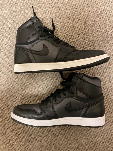 Nike Air Jordan 1 Retro High OG "Black/Metallic Silver/Gym Red"
