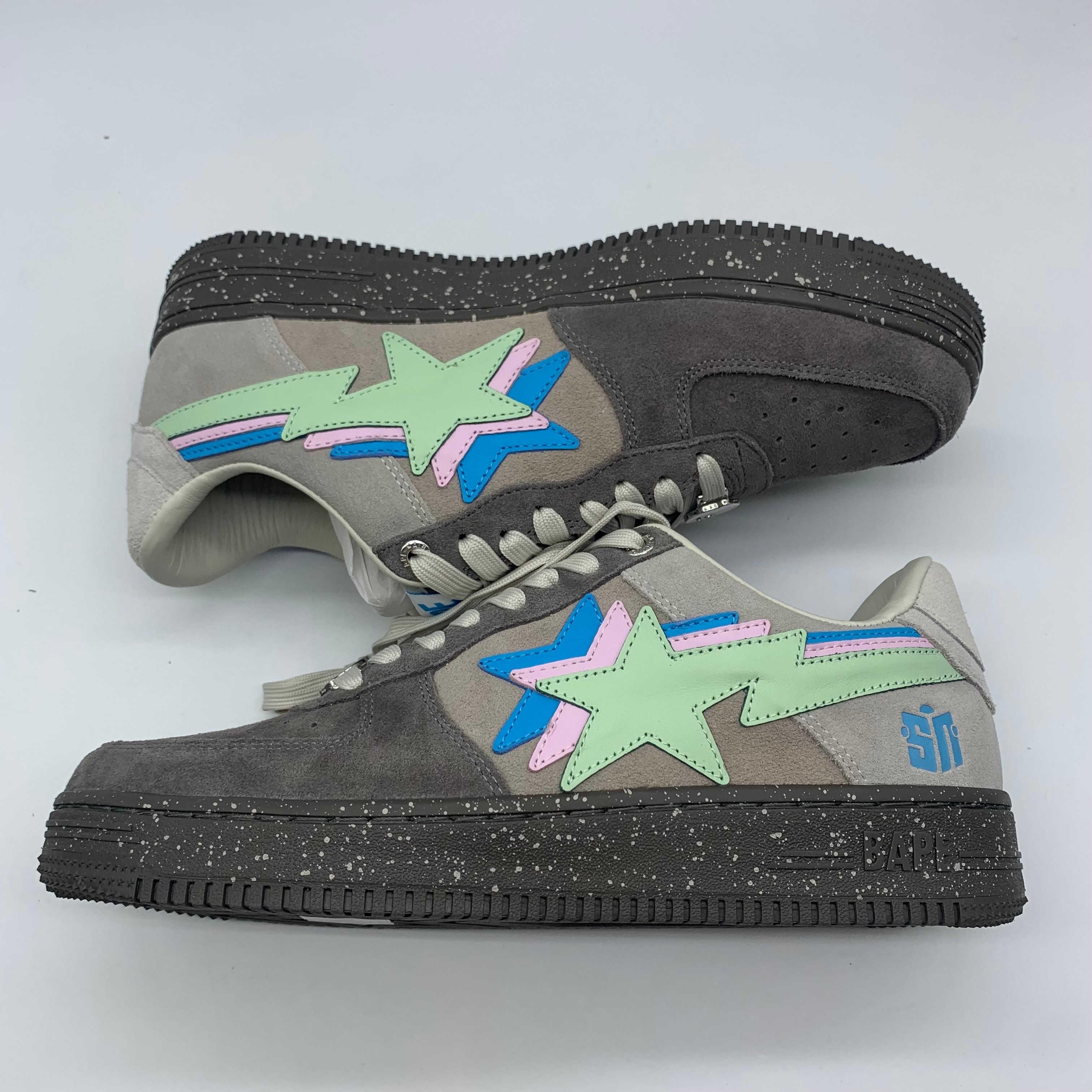 Sneaker News × A BATHING APE BAPE STA "Night" (556 pairs)
