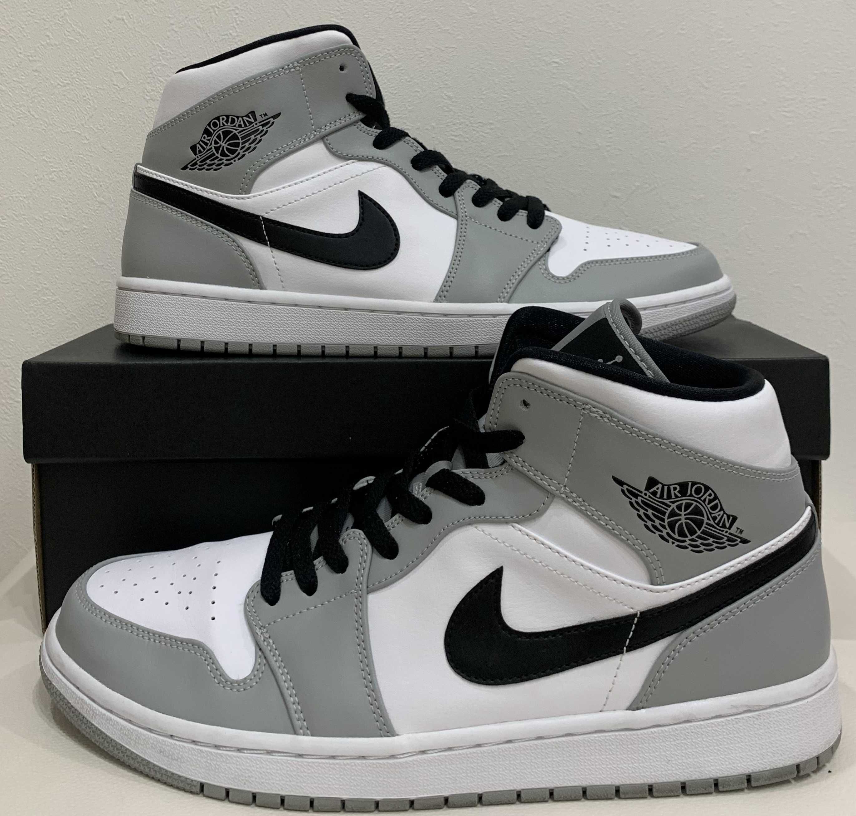 Nike Air Jordan 1 Mid "Light Smoke Grey/White/Black"
