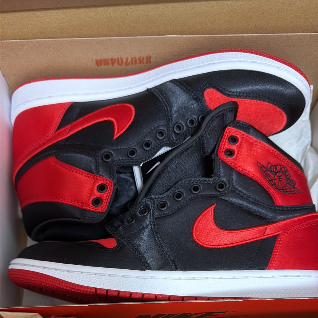 Nike Women's Air Jordan 1 Retro High OG "Satin Bred"