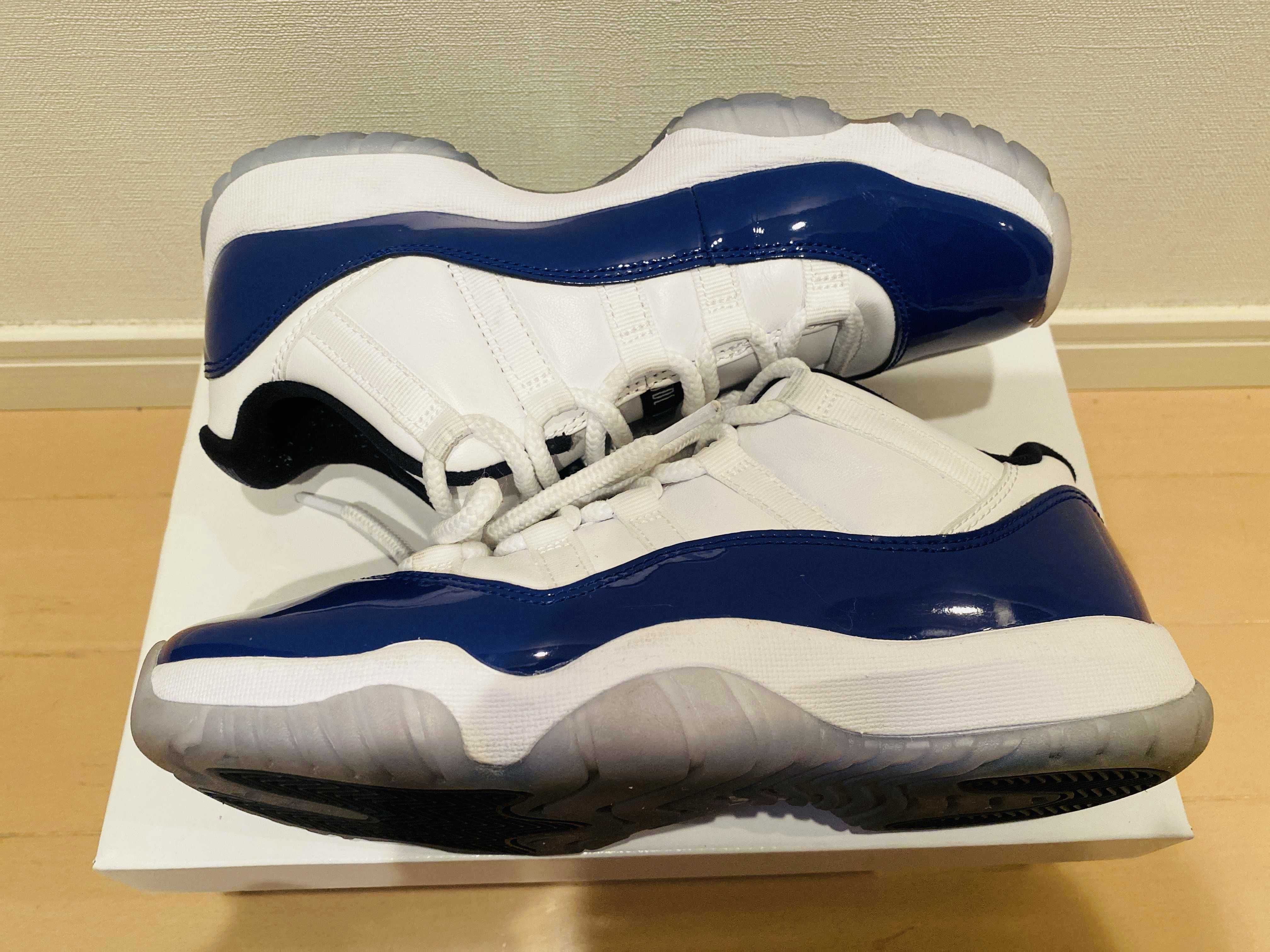 NIKE Women's AIR JORDAN 11 LOW "CONCORD SKETCH"