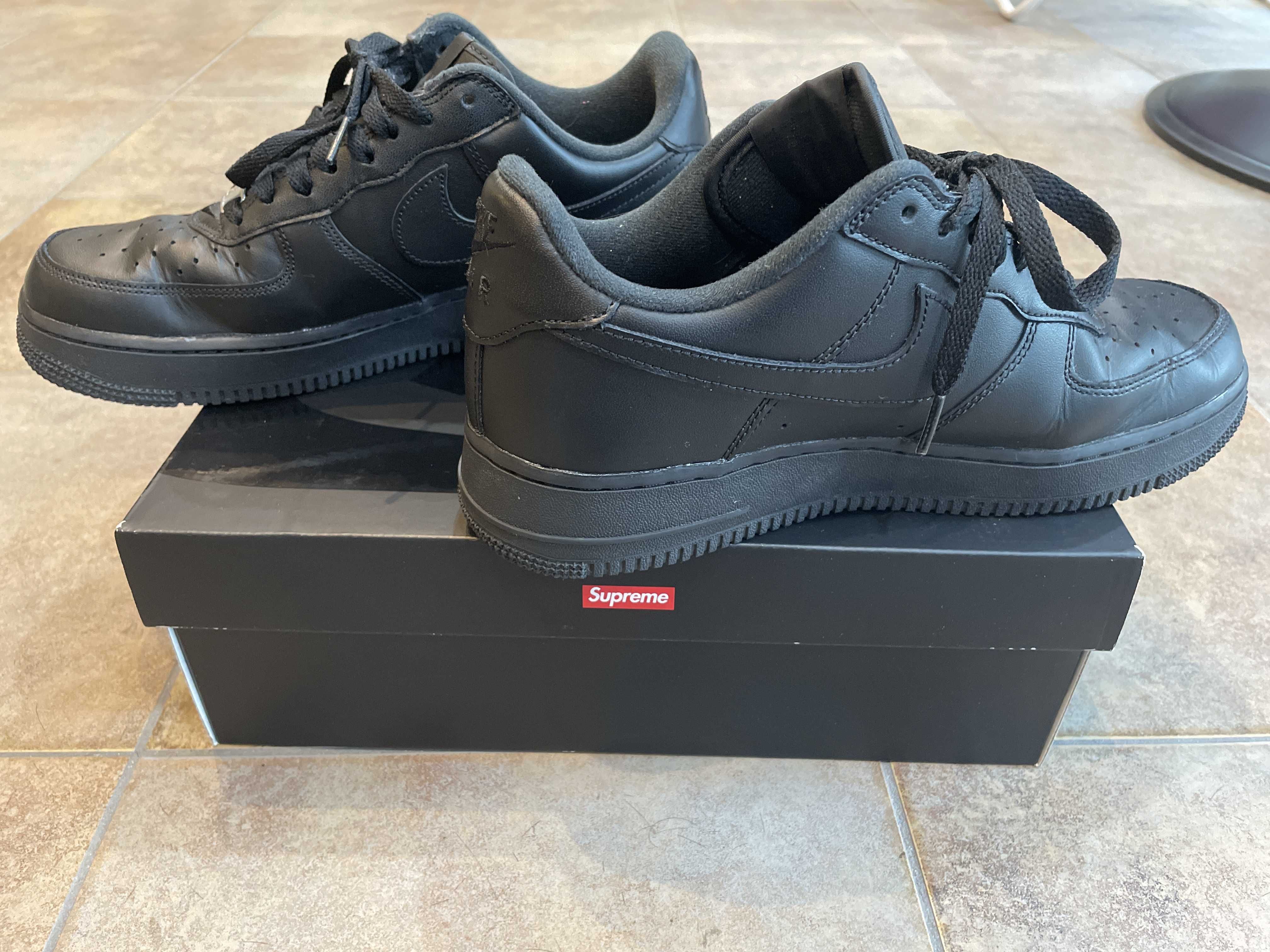 Supreme × Nike Air Force 1 Low "Black"