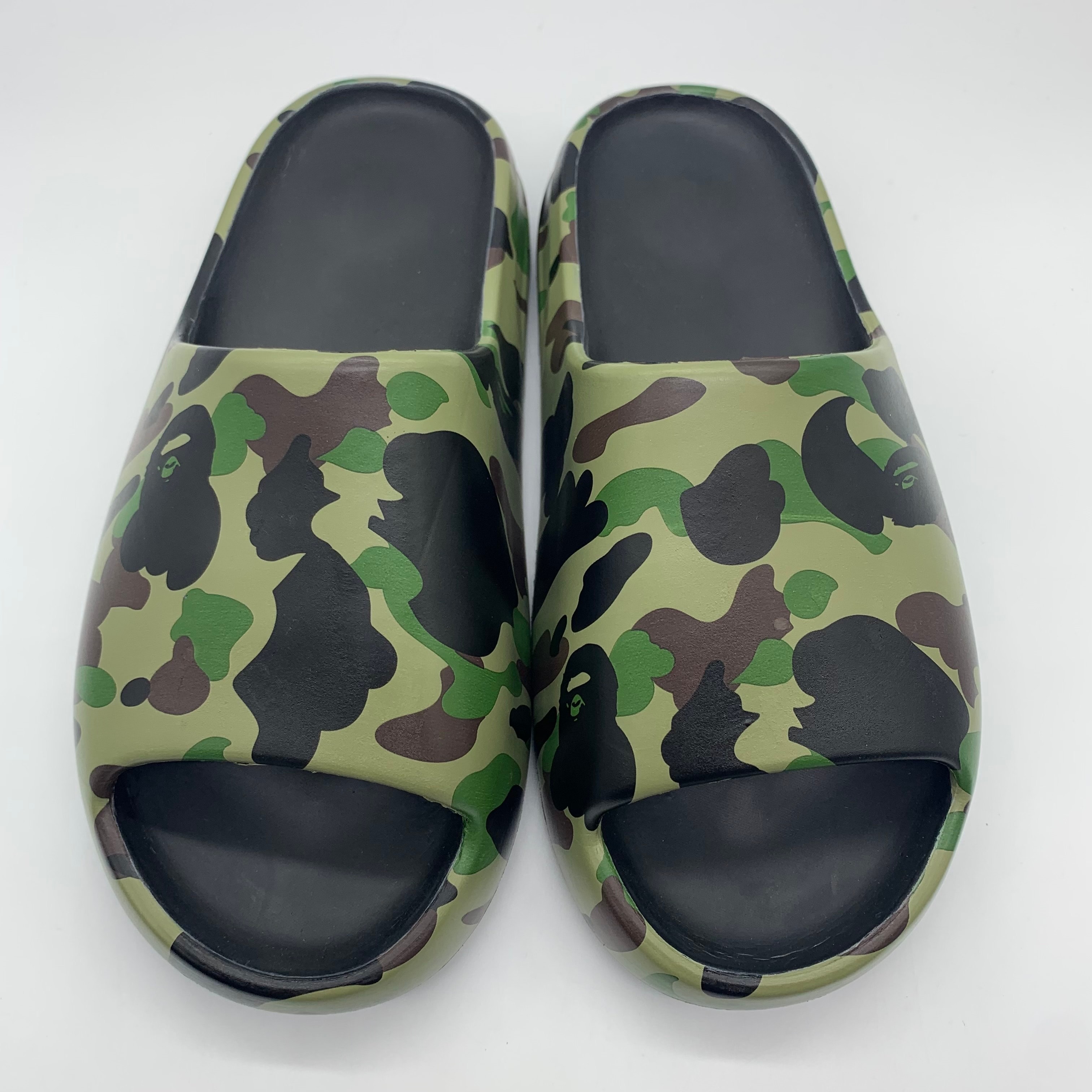 A BATHING APE®︎ 1ST CAMO SLIDE SANDALS "Green"