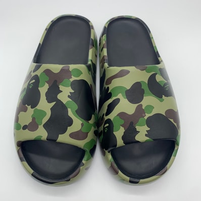 A BATHING APE®︎ 1ST CAMO SLIDE SANDALS "Green"