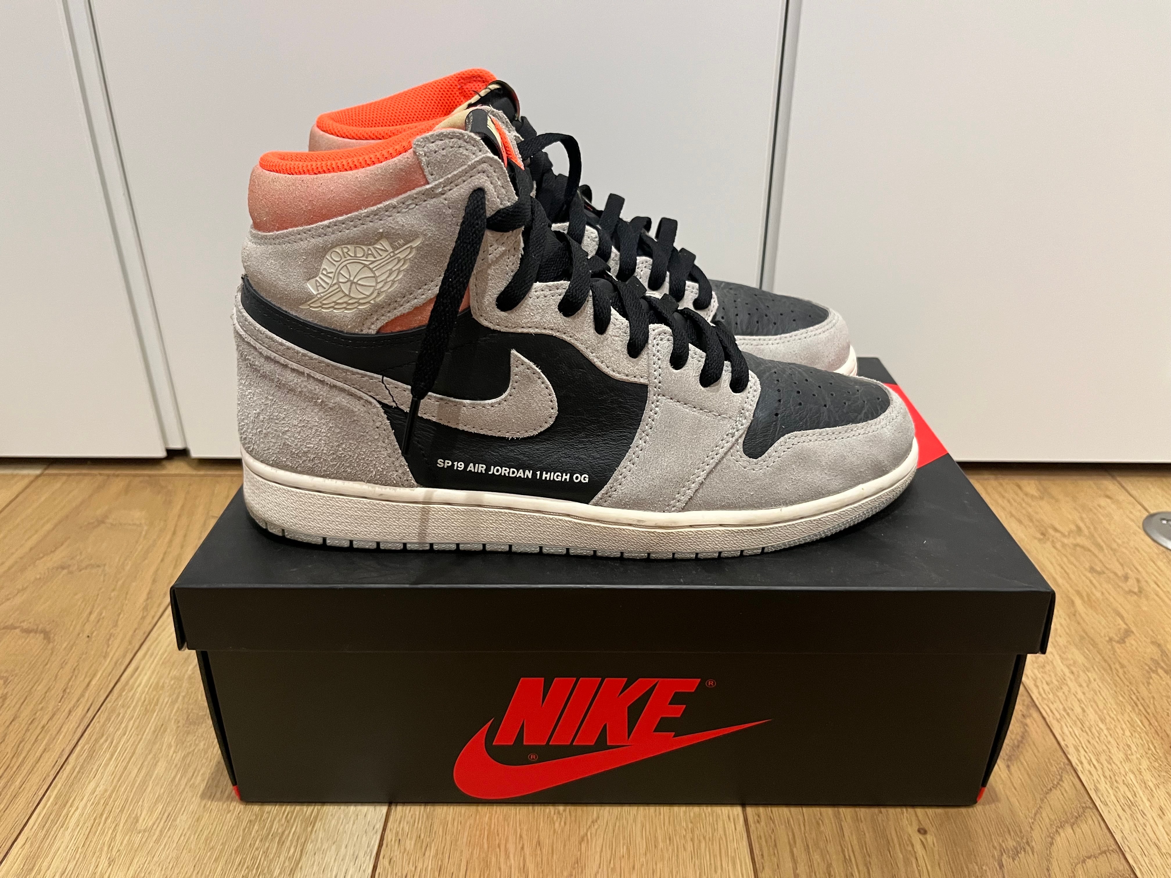Nike Air Jordan 1 Retro High OG "Hyper Crimson"