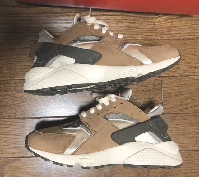 Stussy × Nike Air Huarache "Desert Oak"