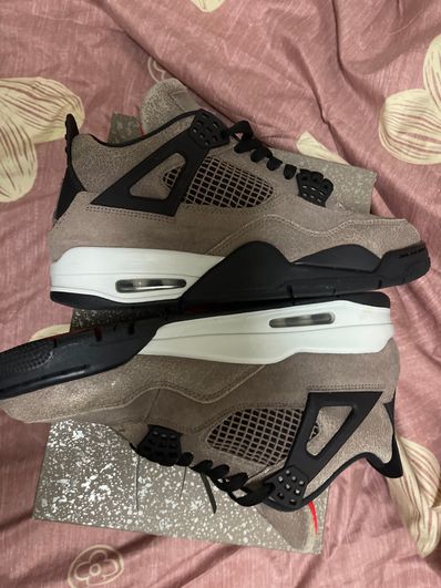 Nike Air Jordan 4 "Taupe Haze"