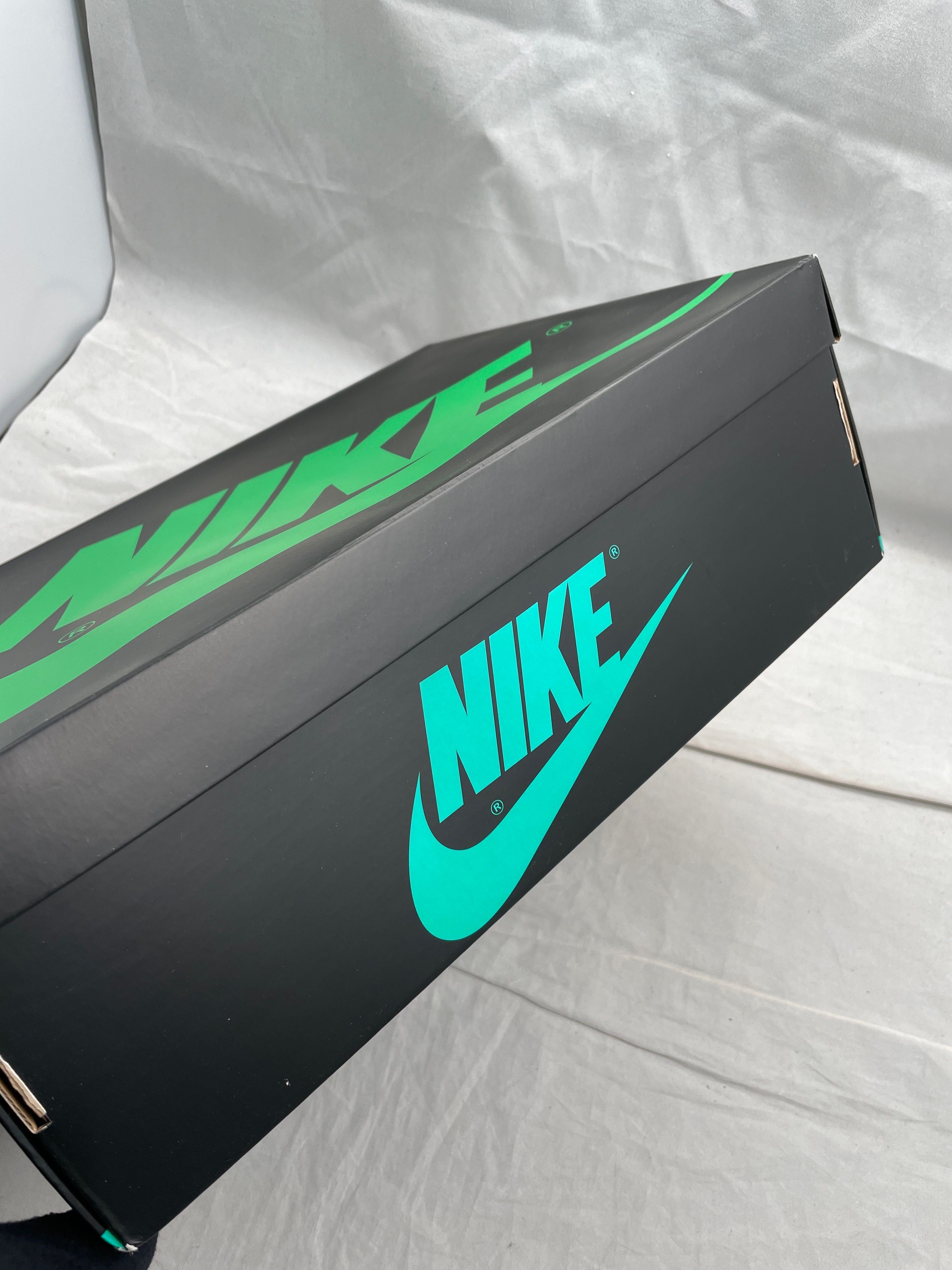 Nike Air Jordan 1 Retro High OG "Celtics/Black and Lucky Green" (2023)