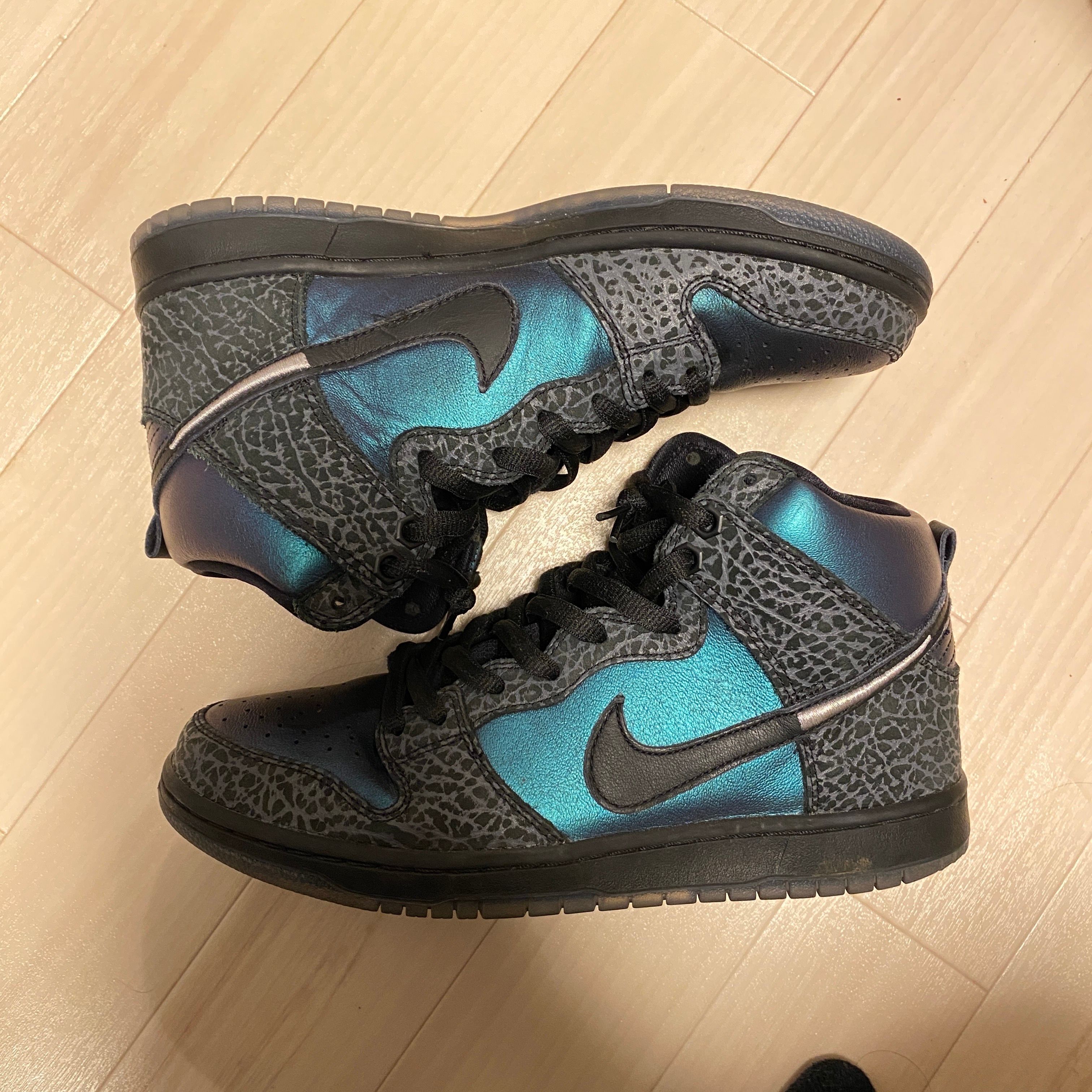 Black Sheep × Nike SB Dunk High "Black Hornet"