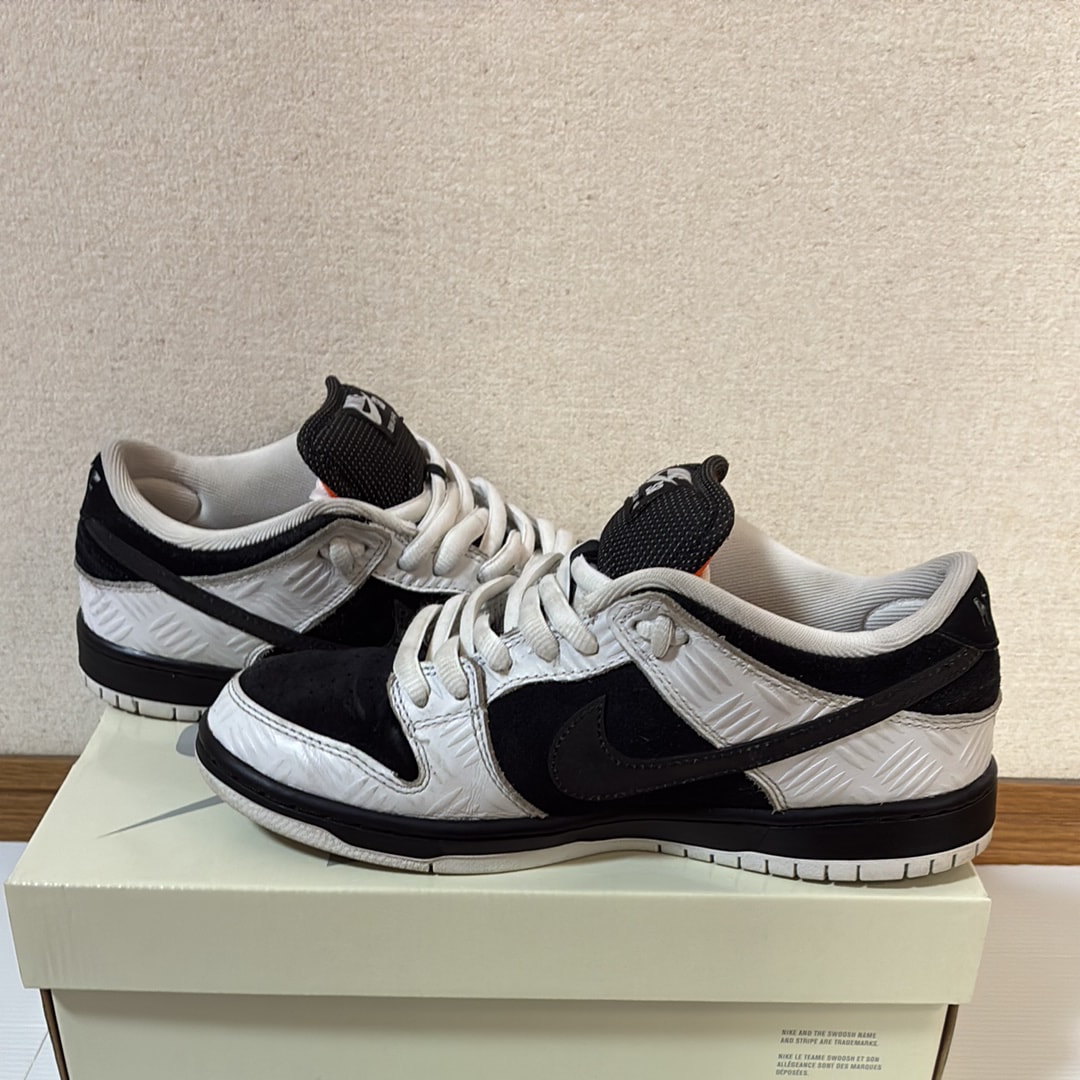 TIGHTBOOTH × Nike SB Dunk Low Pro QS "Black and White"