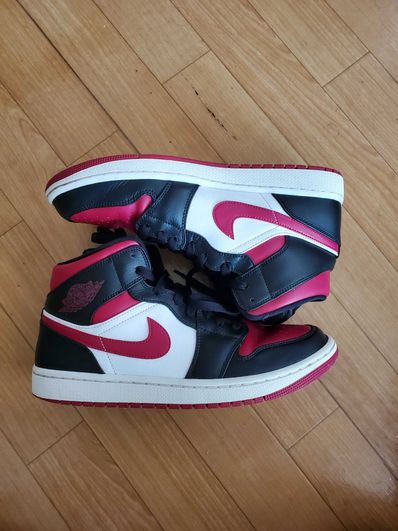 NIKE AIR JORDAN 1 MID "BLACK/RED/WHITE"