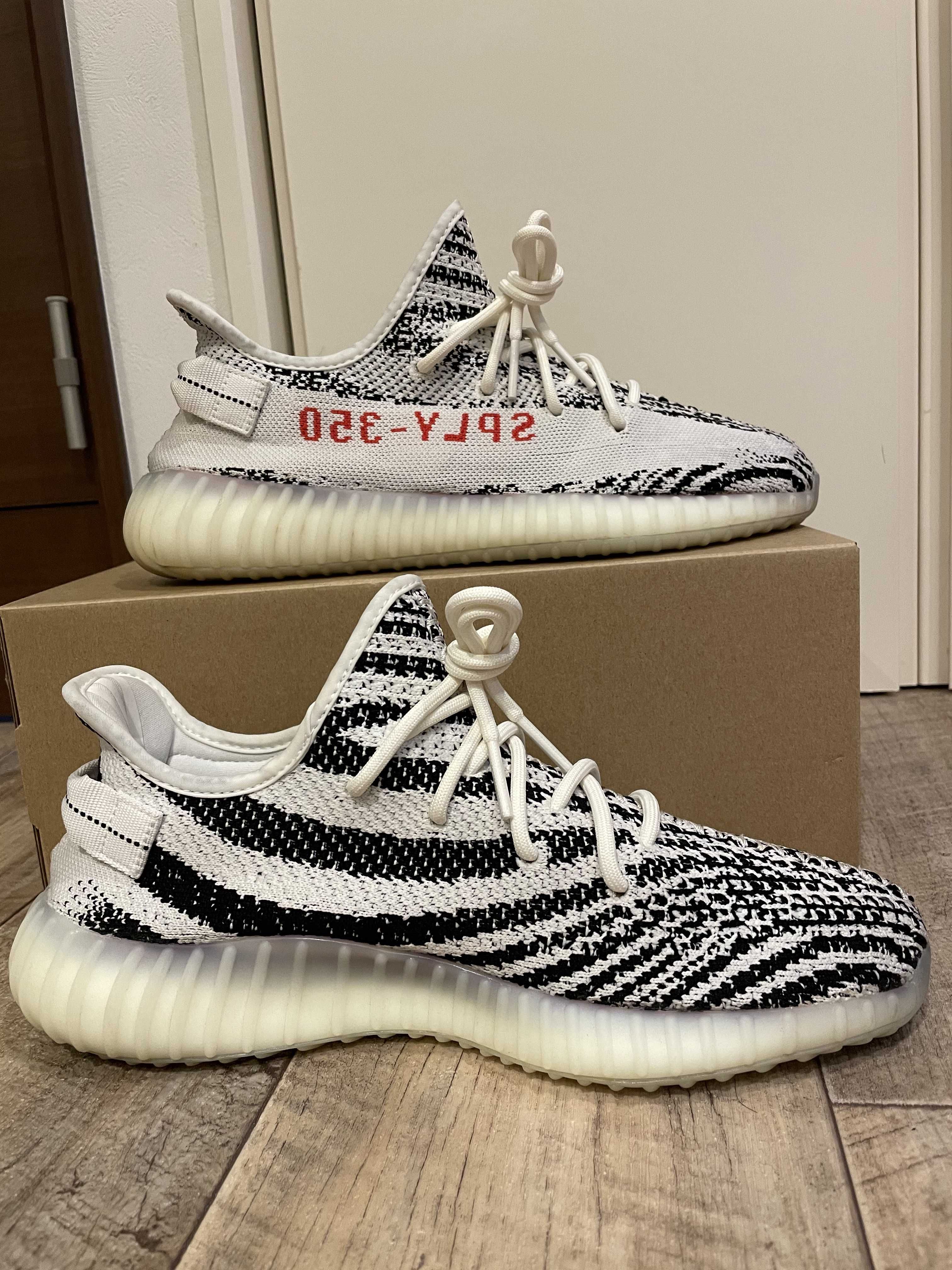 adidas YEEZY Boost 350 V2 "Zebra"