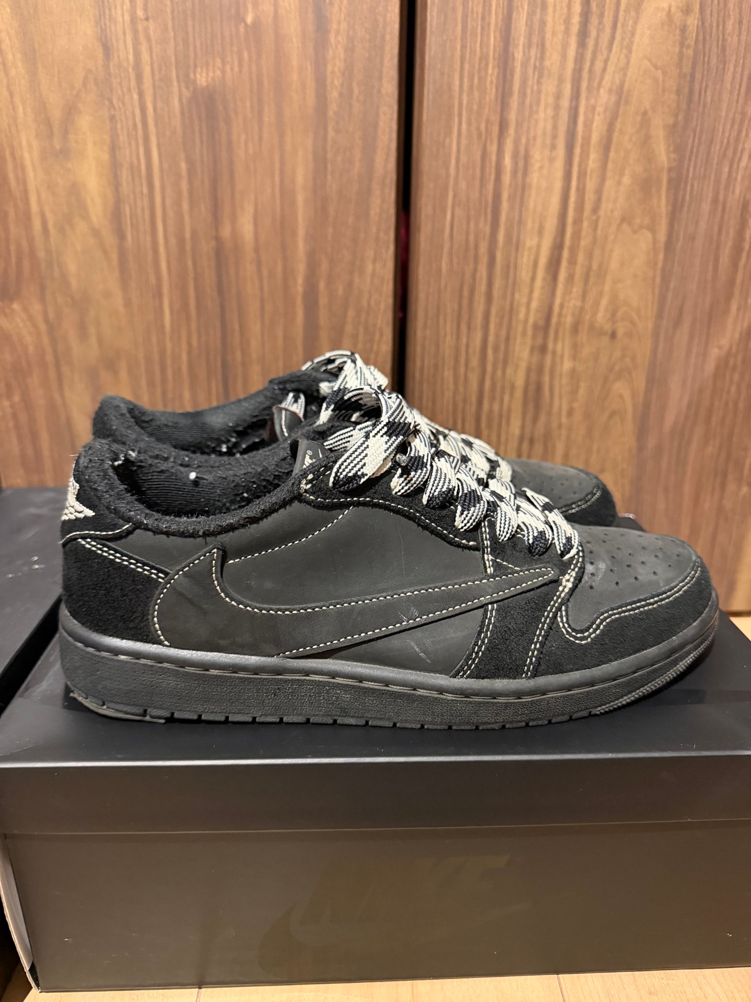 Travis Scott × Nike Air Jordan 1 Low OG SP "Black Phantom"