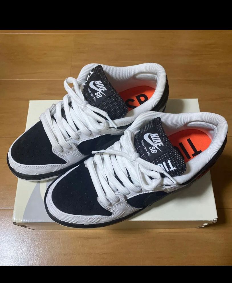 TIGHTBOOTH × Nike SB Dunk Low Pro QS "Black and White"