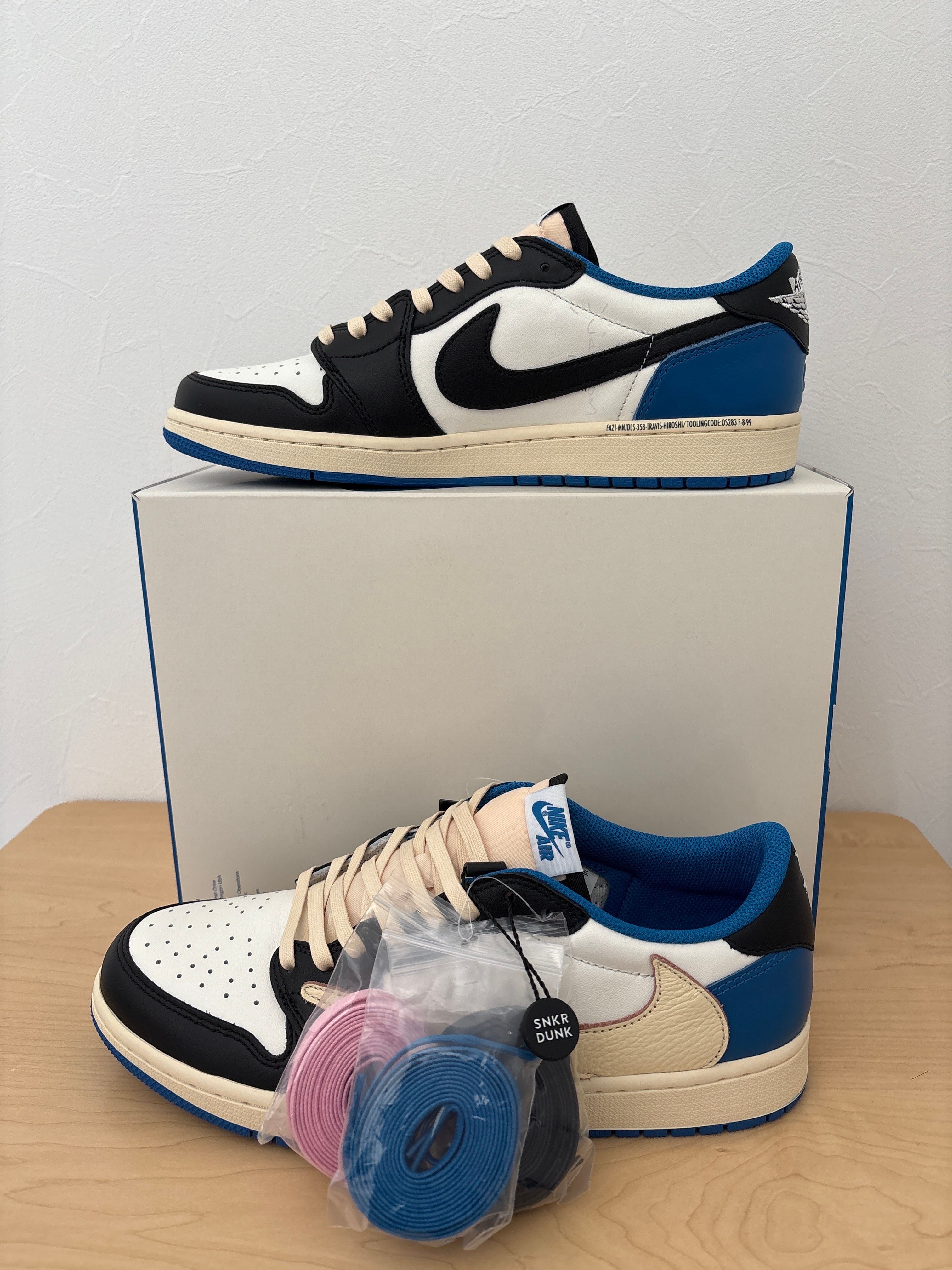 Travis Scott × fragment design × Nike Air Jordan 1 Low OG SP "Military Blue"