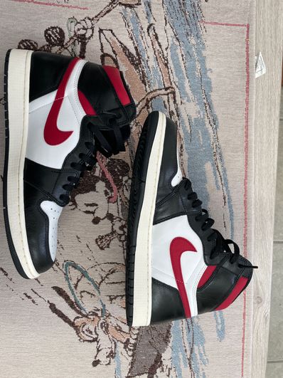 Nike Air Jordan 1 Retro High "Black/White/Sail/Gym Red"