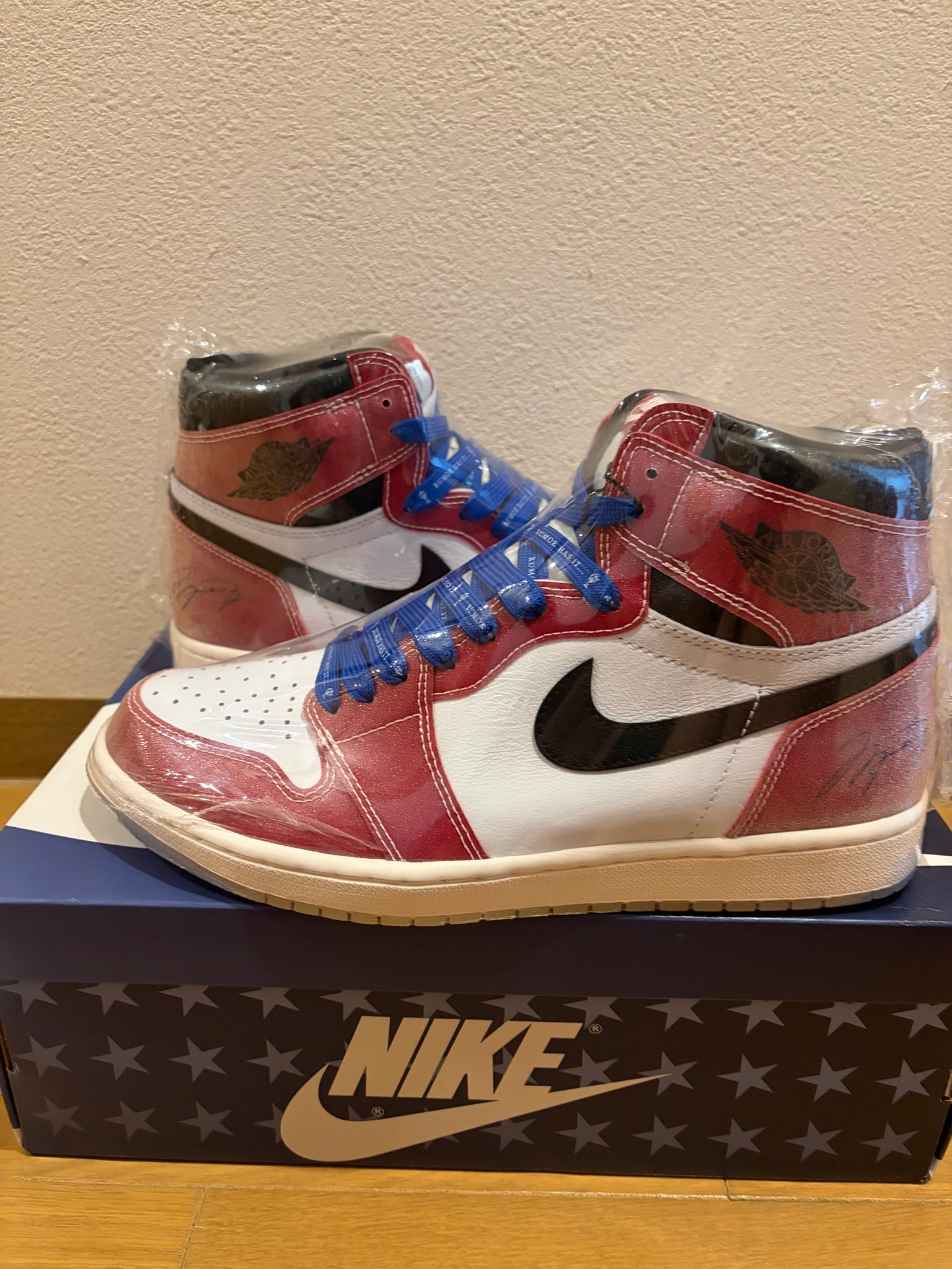 Trophy Room × Nike Air Jordan 1 Retro High "Chicago" (Friends and Family) (Blue Laces)