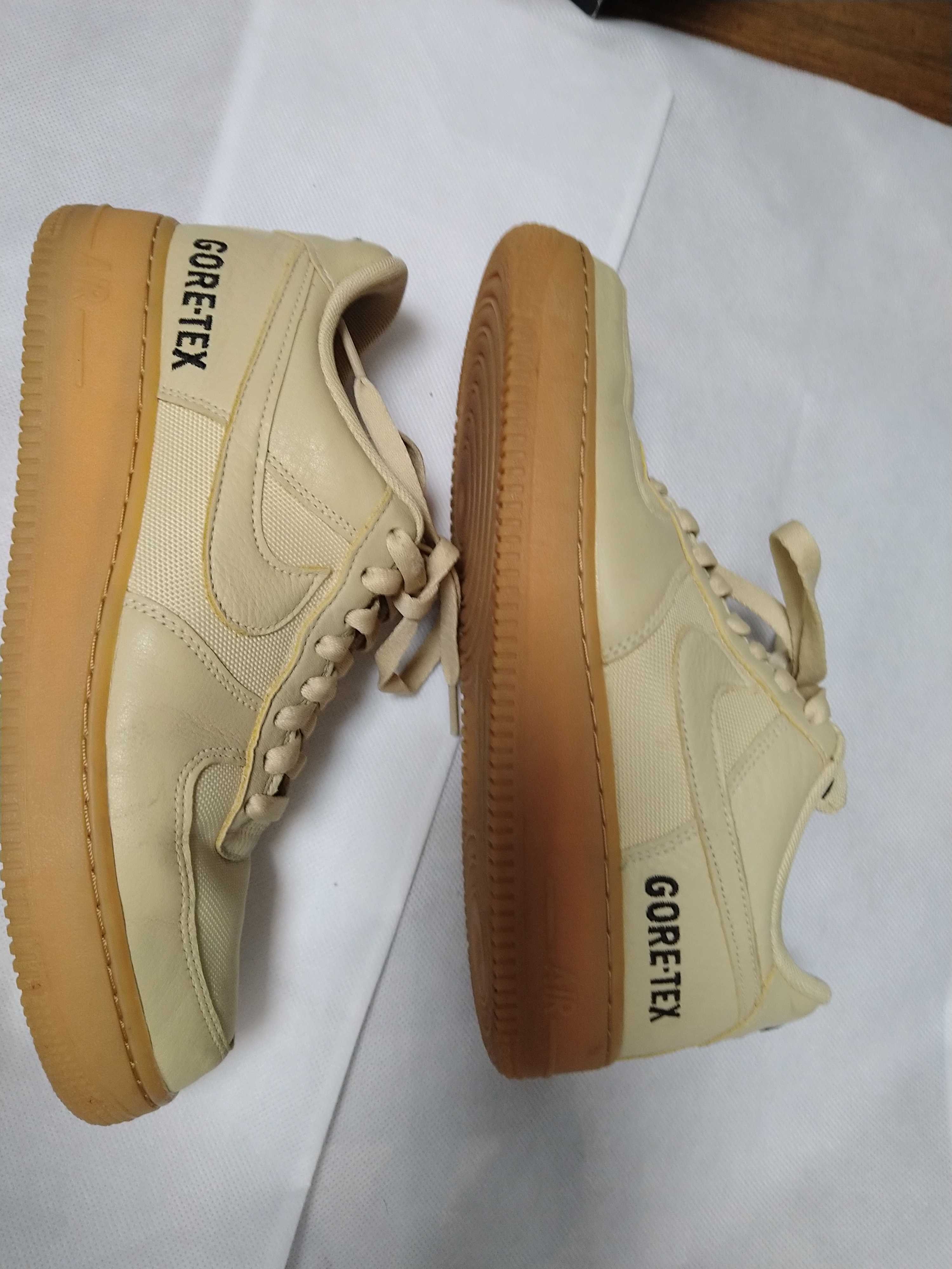 Nike Air Force 1 Low Gore-Tex "Team Gold"