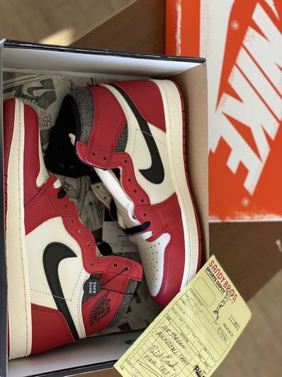 Nike Air Jordan 1 High OG "Lost & Found/Chicago"