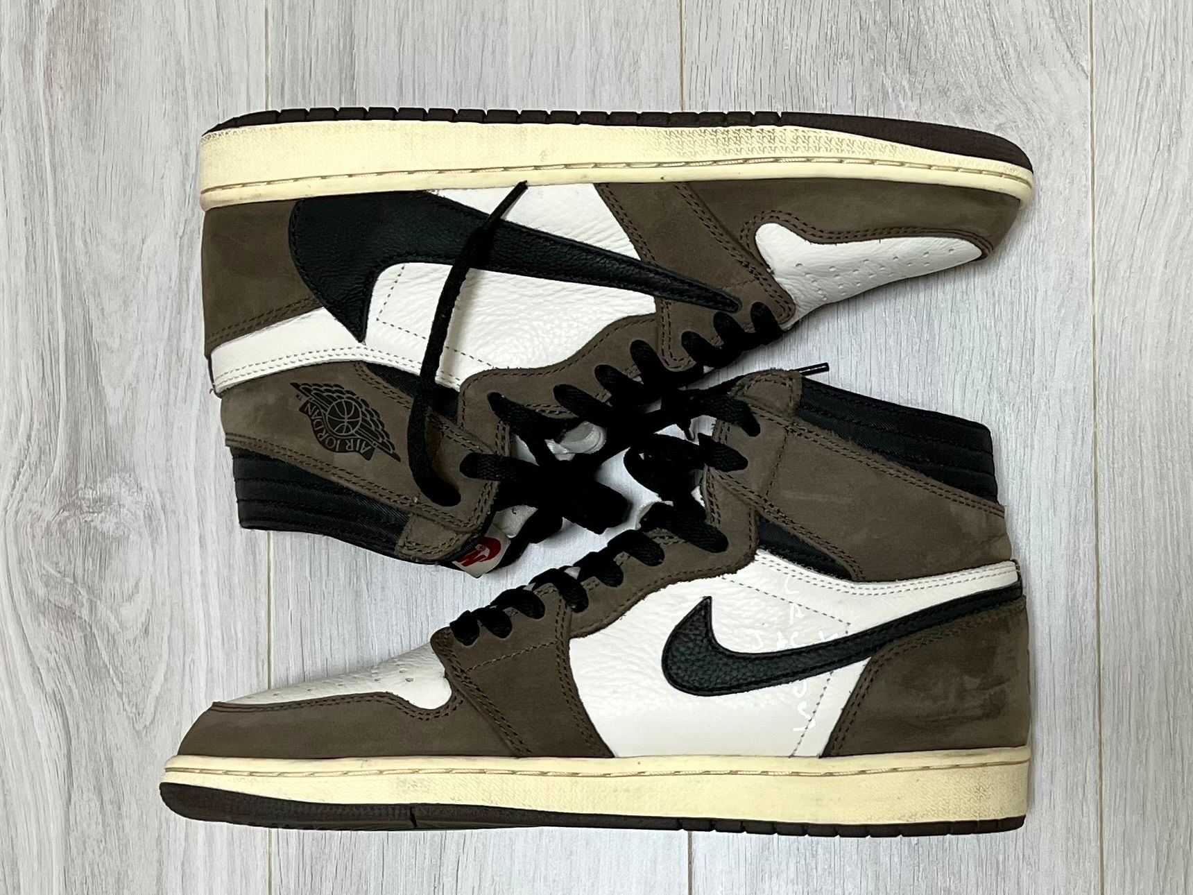 Travis Scott × Nike Air Jordan 1 Retro High OG TS SP "Sail/Dark Mocha"