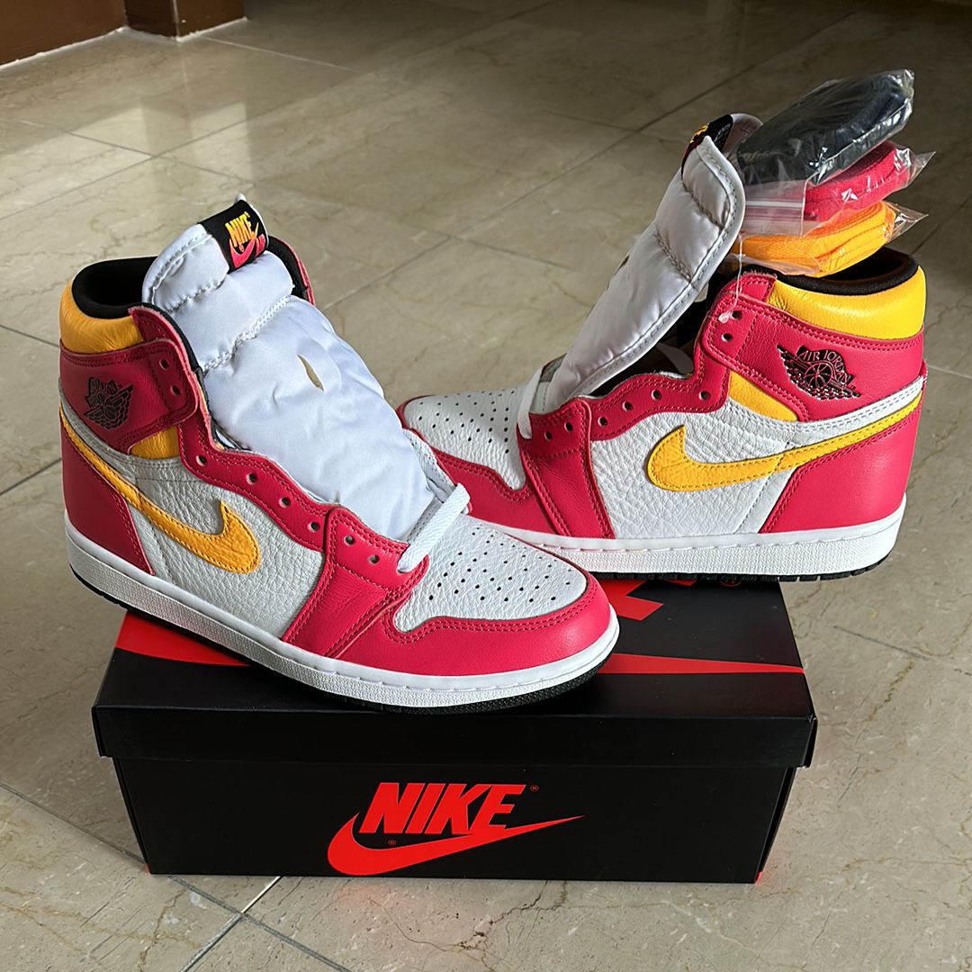 Nike Air Jordan 1 High OG "Light Fusion Red"