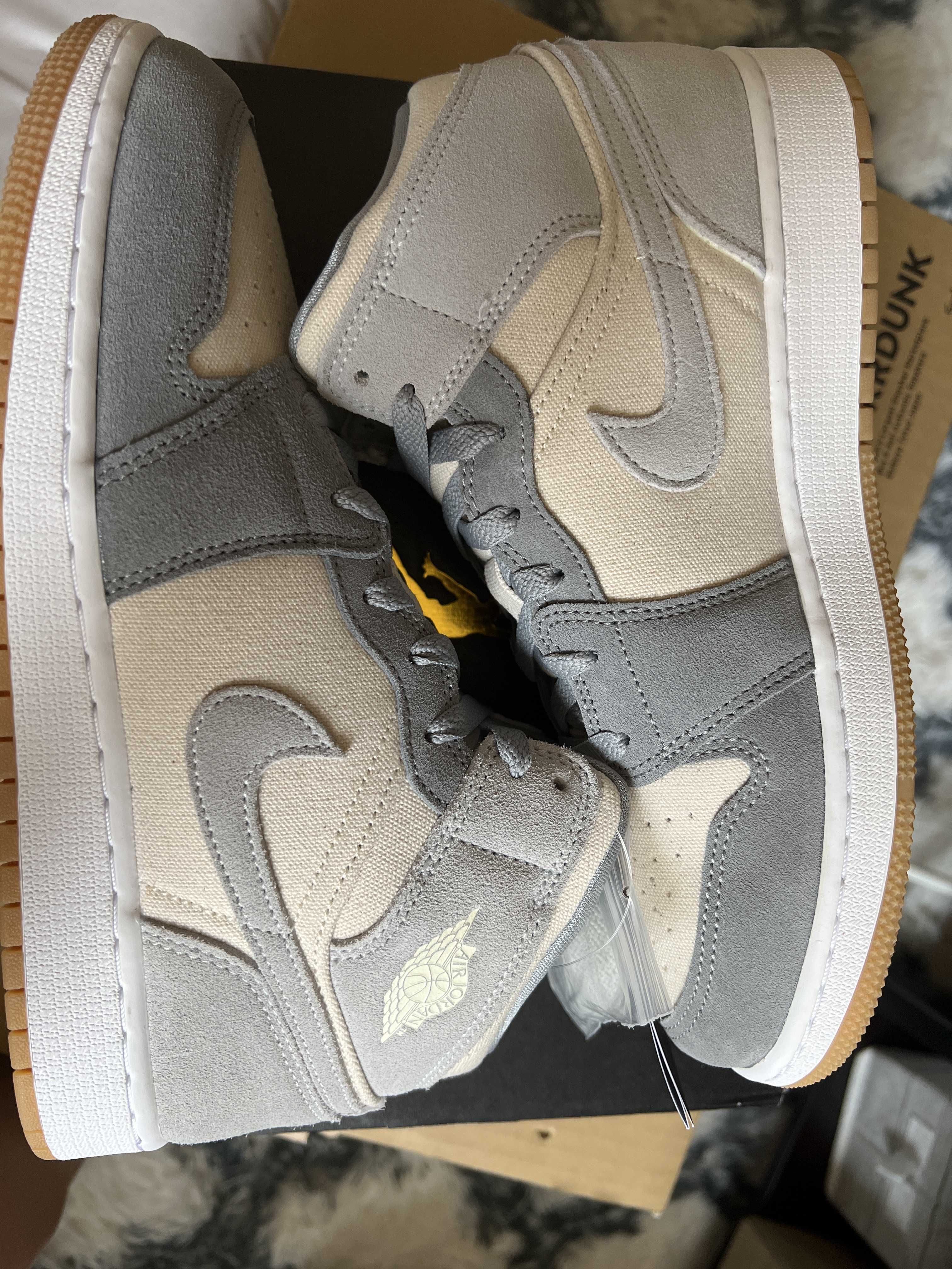 Nike Air Jordan 1 Mid SE "Coconut Milk/Particle Grey"