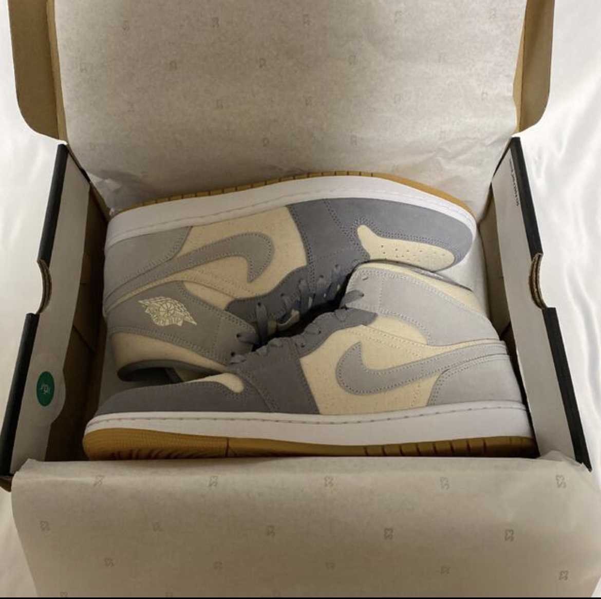 Nike Air Jordan 1 Mid SE "Coconut Milk/Particle Grey"
