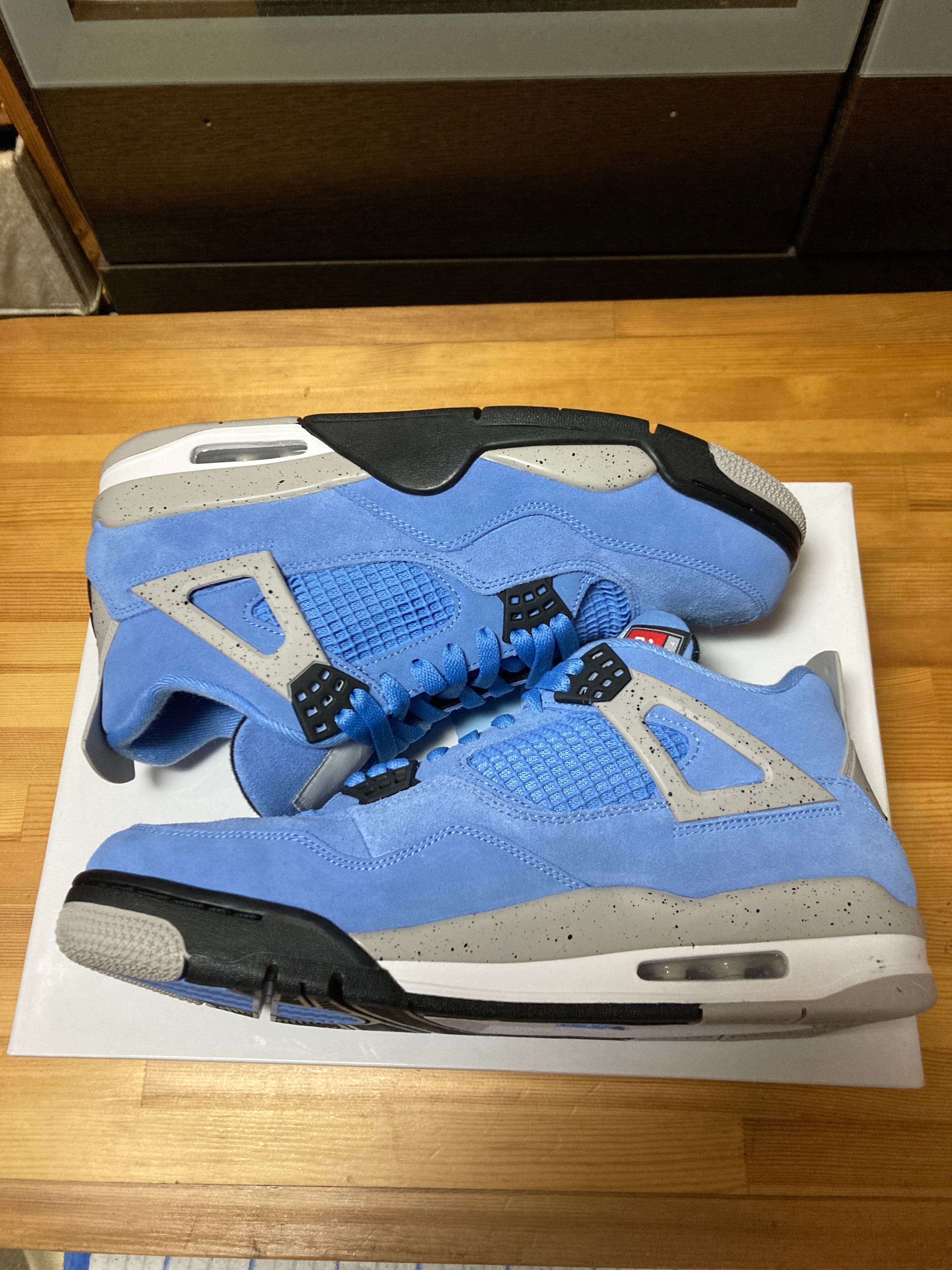 Nike Air Jordan 4 "University Blue"