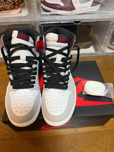 Nike Air Jordan 1 High OG "White/Black/Light Smoke Grey"