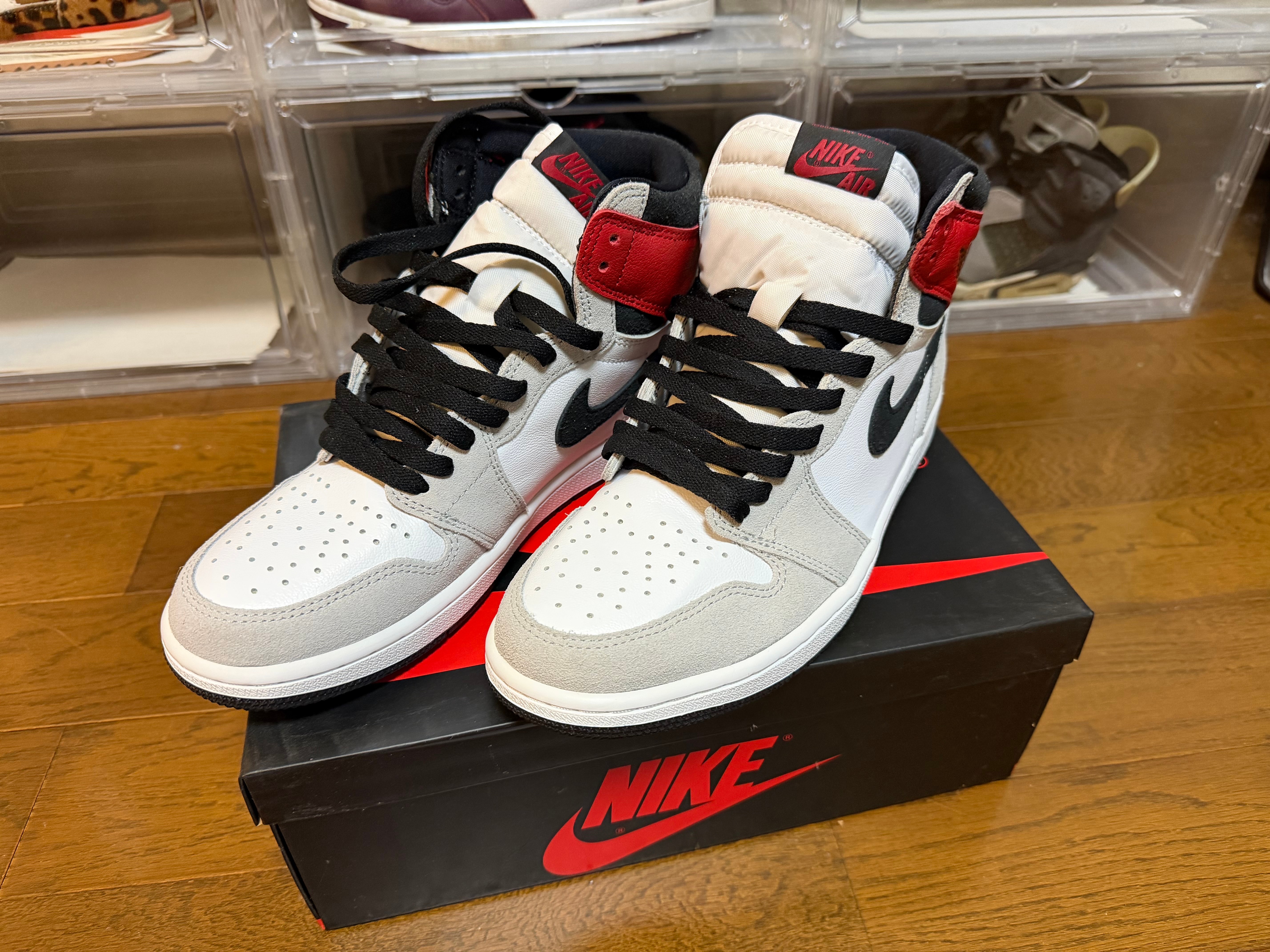 ナイキ エアジョーダン1 ハイ OG "ホワイト/ブラック/ライトスモークグレー"