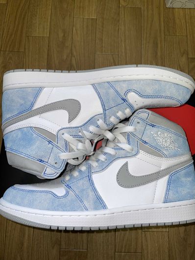 Nike Air Jordan 1 High OG "Hyper Royal"