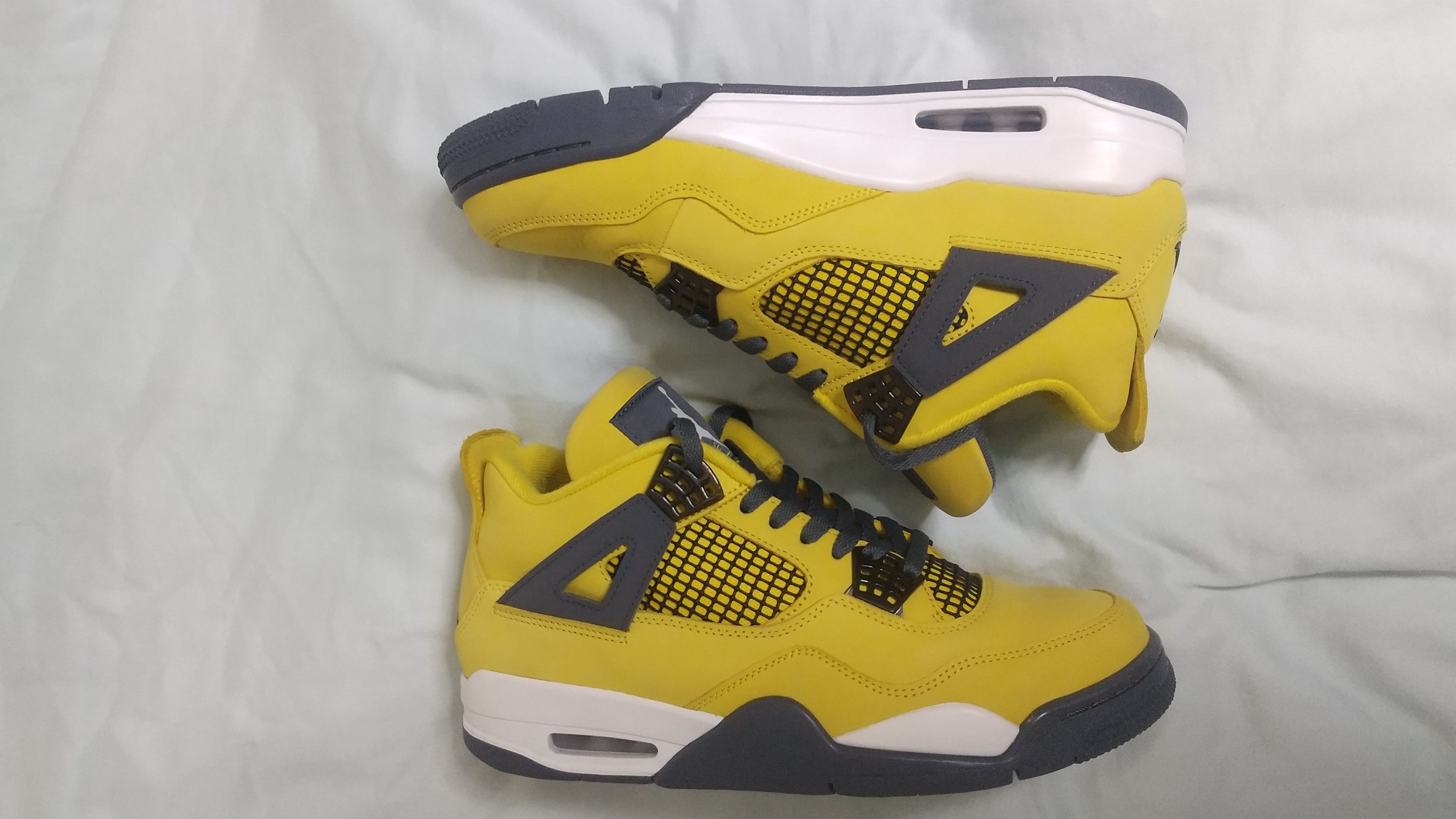 Nike Air Jordan 4 "Tour Yellow"