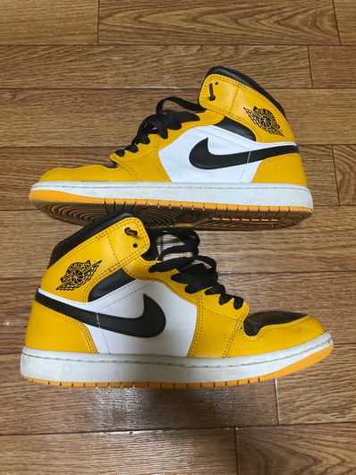 Nike Air Jordan 1 Mid "Taxi"