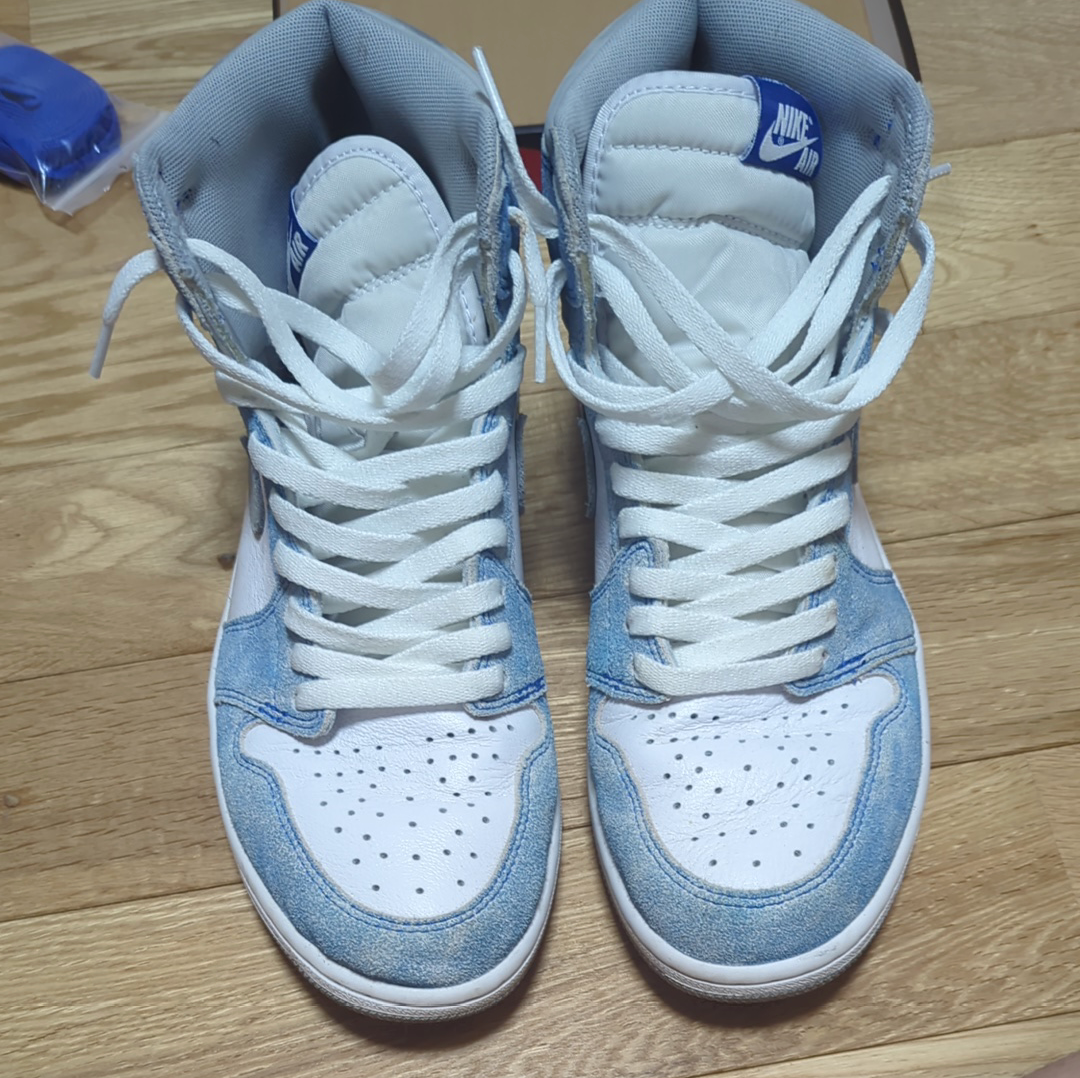 Nike Air Jordan 1 High OG "Hyper Royal"
