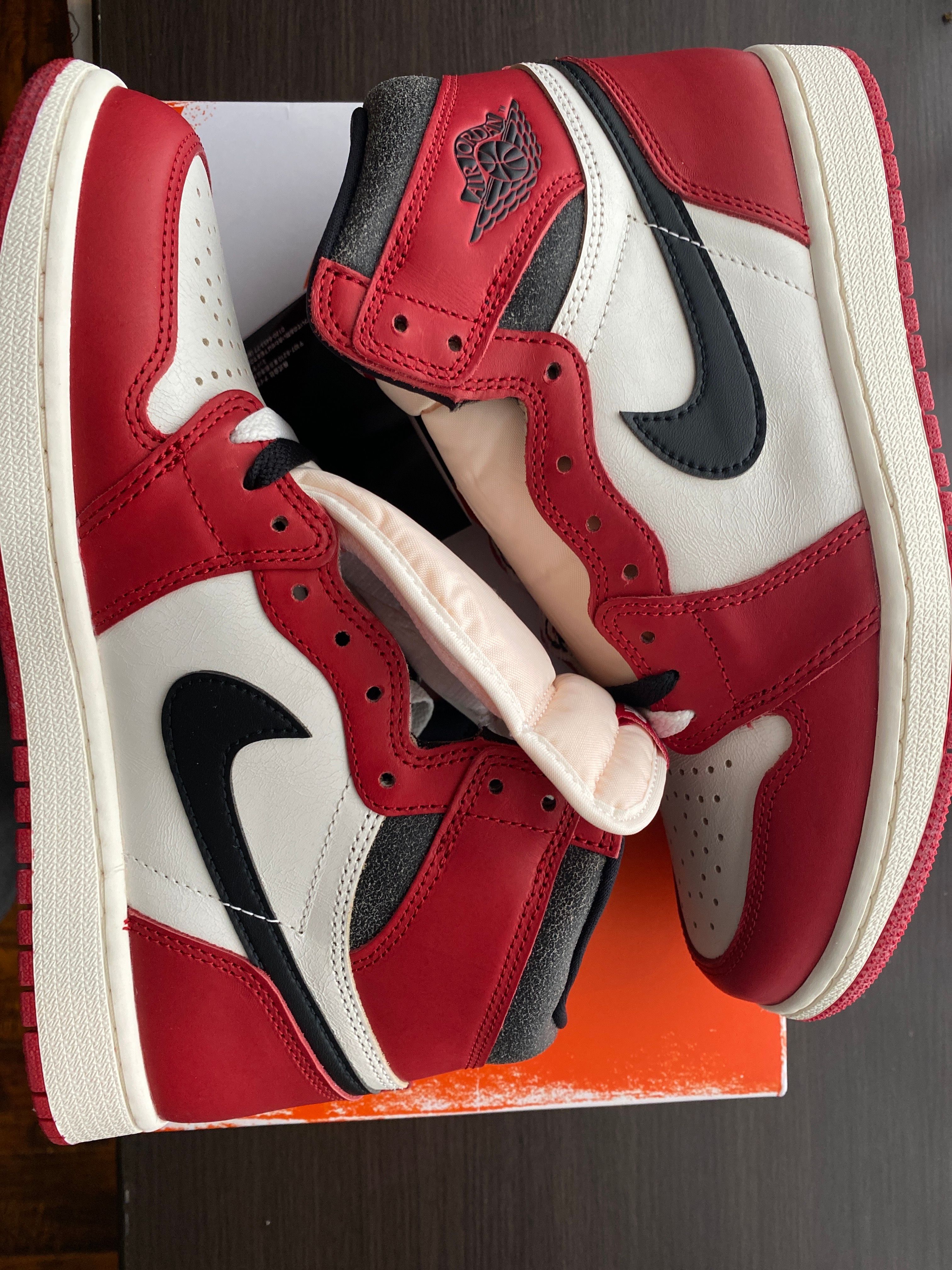 Nike Air Jordan 1 High OG "Lost & Found/Chicago"