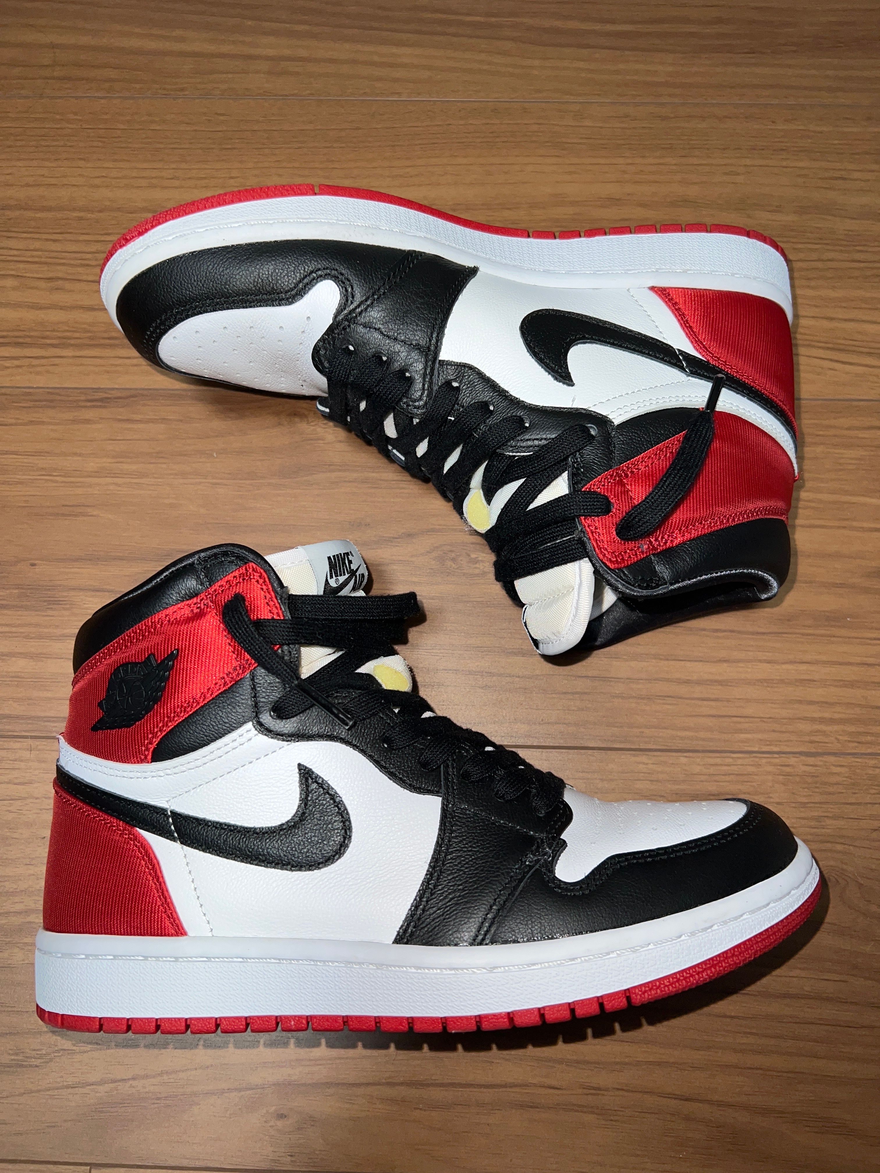 Nike Women's Air Jordan 1 Retro High "Satin Black Toe"