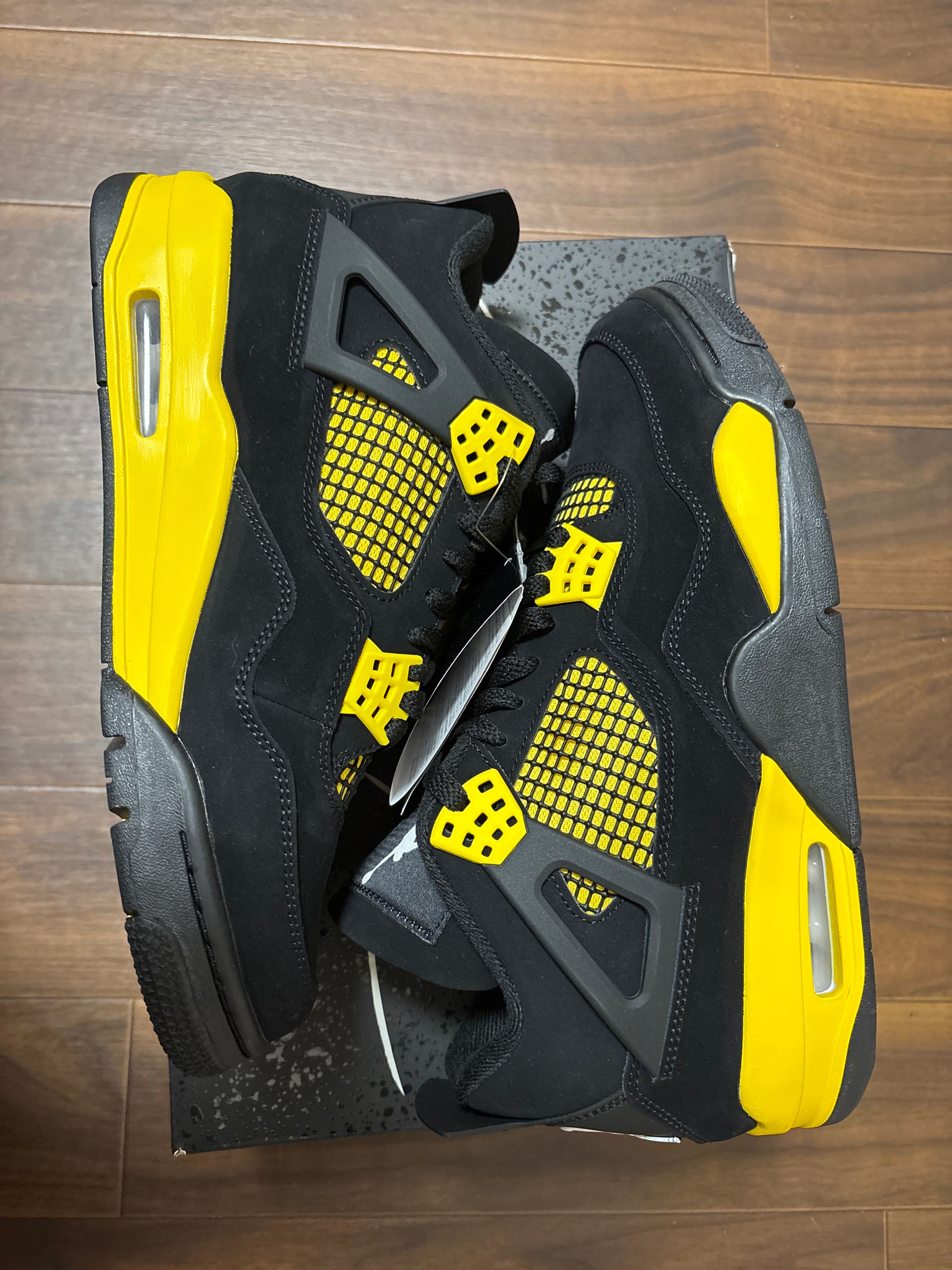 Nike Air Jordan 4 Retro "Thunder"(2023)
