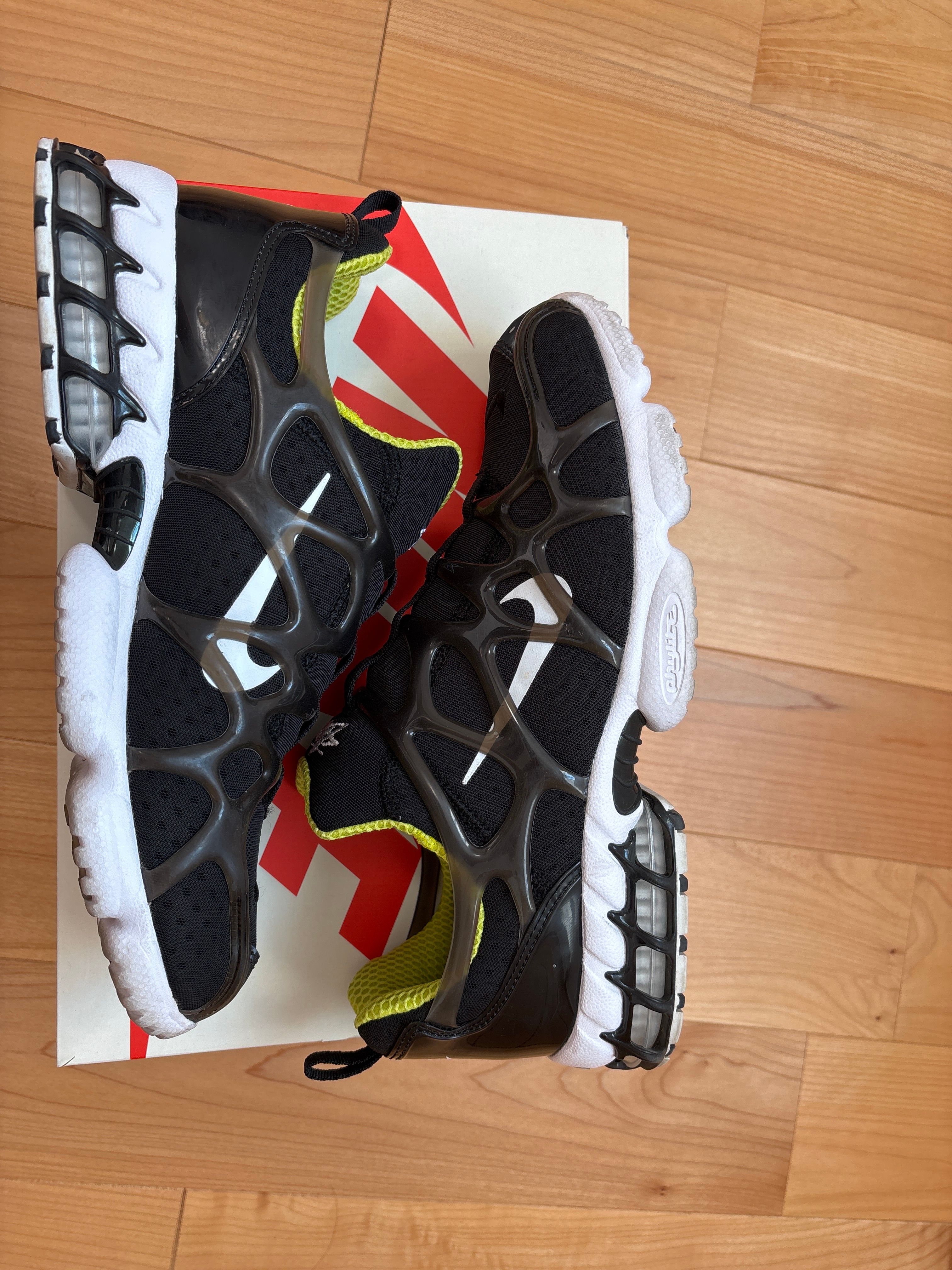 Stussy x Nike Air Zoom Kukini "Black/White/Bright Cactus"