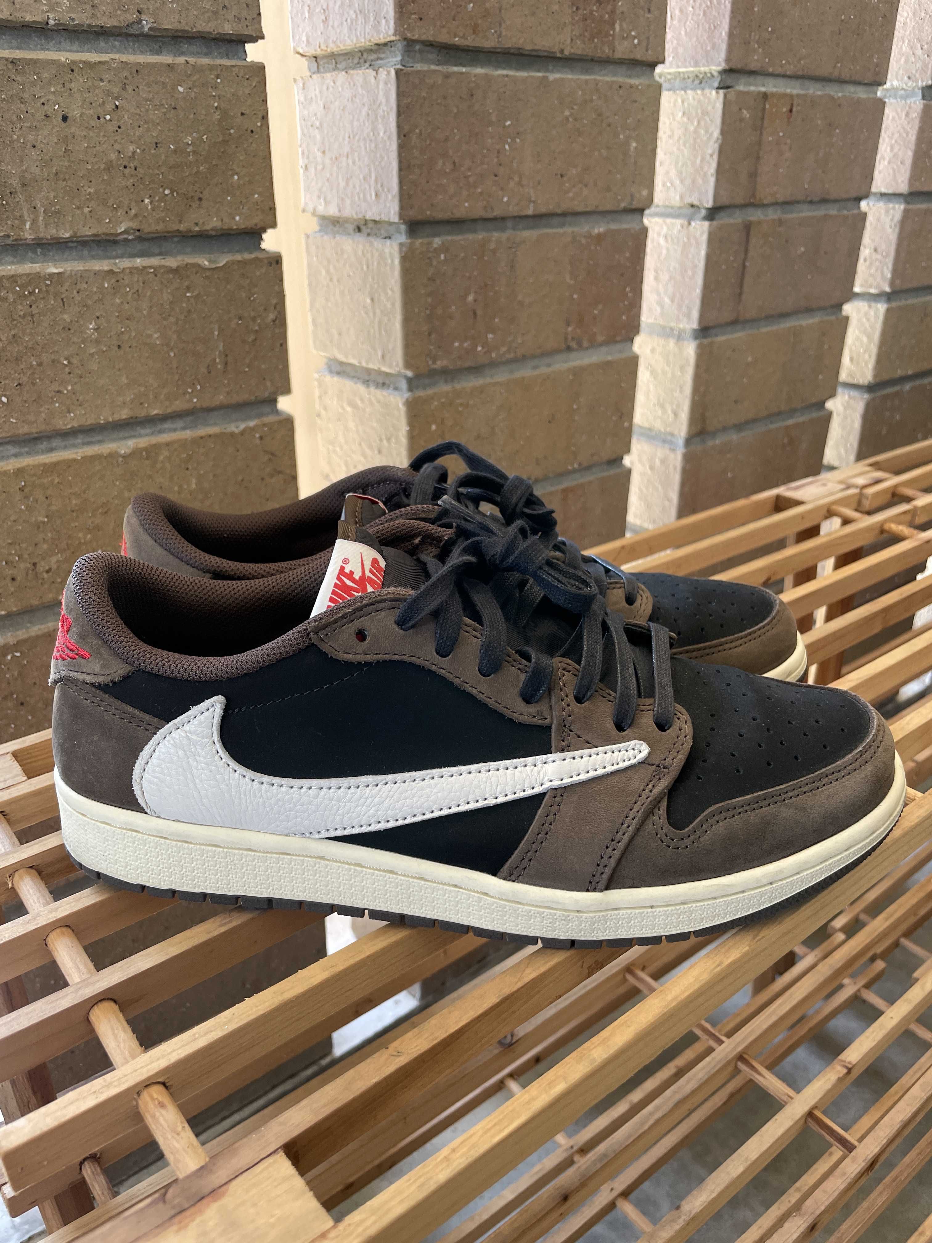 Travis Scott × Nike Air Jordan 1 Low OG SP-T  "Black/Dark Mocha"