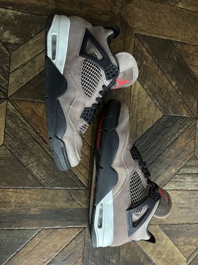 Nike Air Jordan 4 "Taupe Haze"