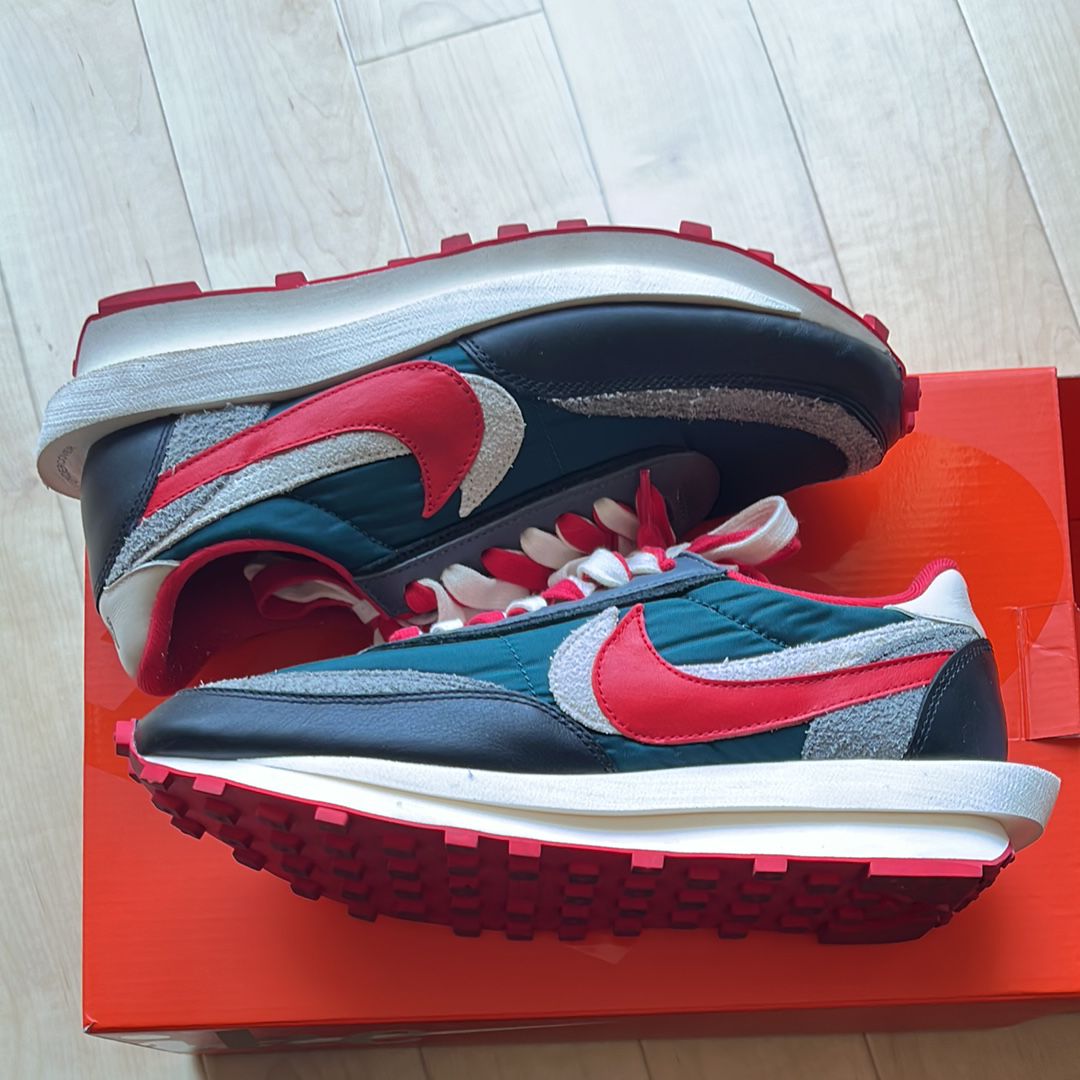 UNDERCOVER × sacai × Nike LD Waffle "Midnight Spruce/Pale Ivory-Dark Grey-University Red"