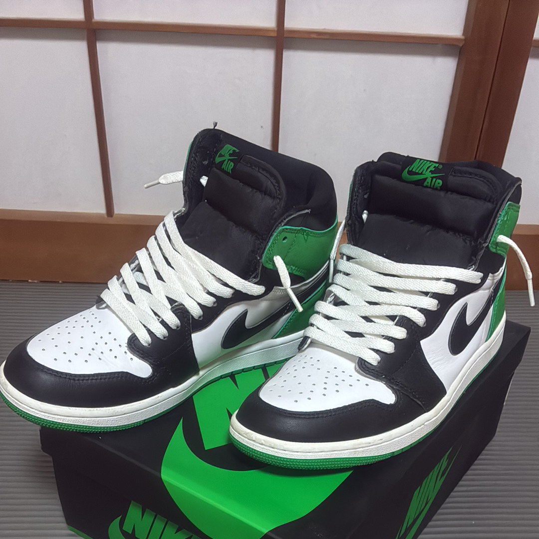 Nike Air Jordan 1 Retro High OG "Celtics/Black and Lucky Green" (2023)