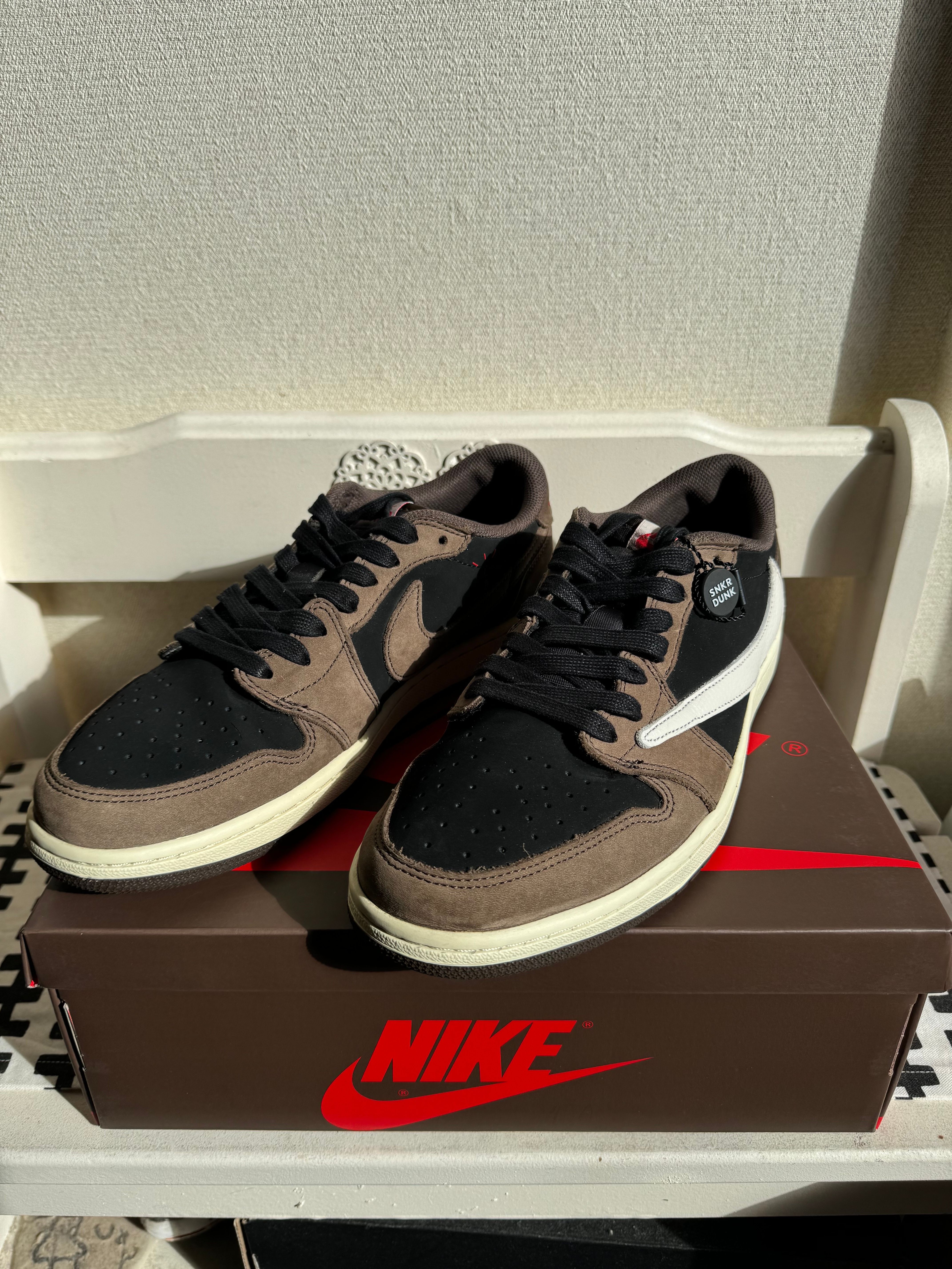 Travis Scott × Nike Air Jordan 1 Low OG SP-T  "Black/Dark Mocha"